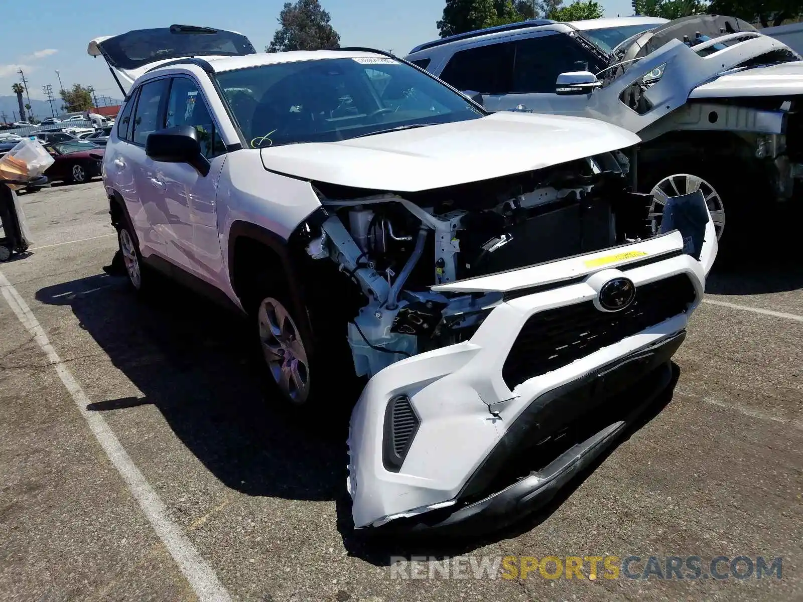 1 Photograph of a damaged car 2T3H1RFV5KC031199 TOYOTA RAV4 2019