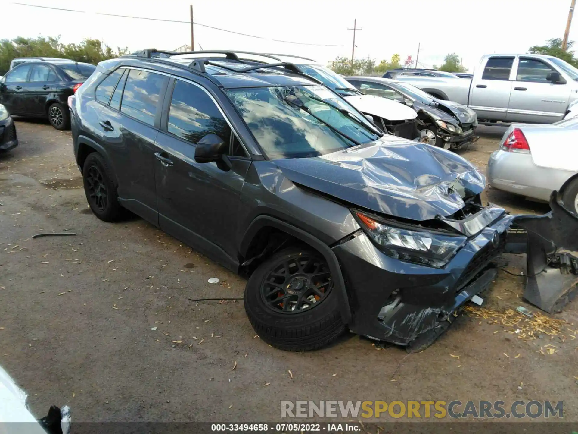 1 Photograph of a damaged car 2T3H1RFV5KW001974 TOYOTA RAV4 2019