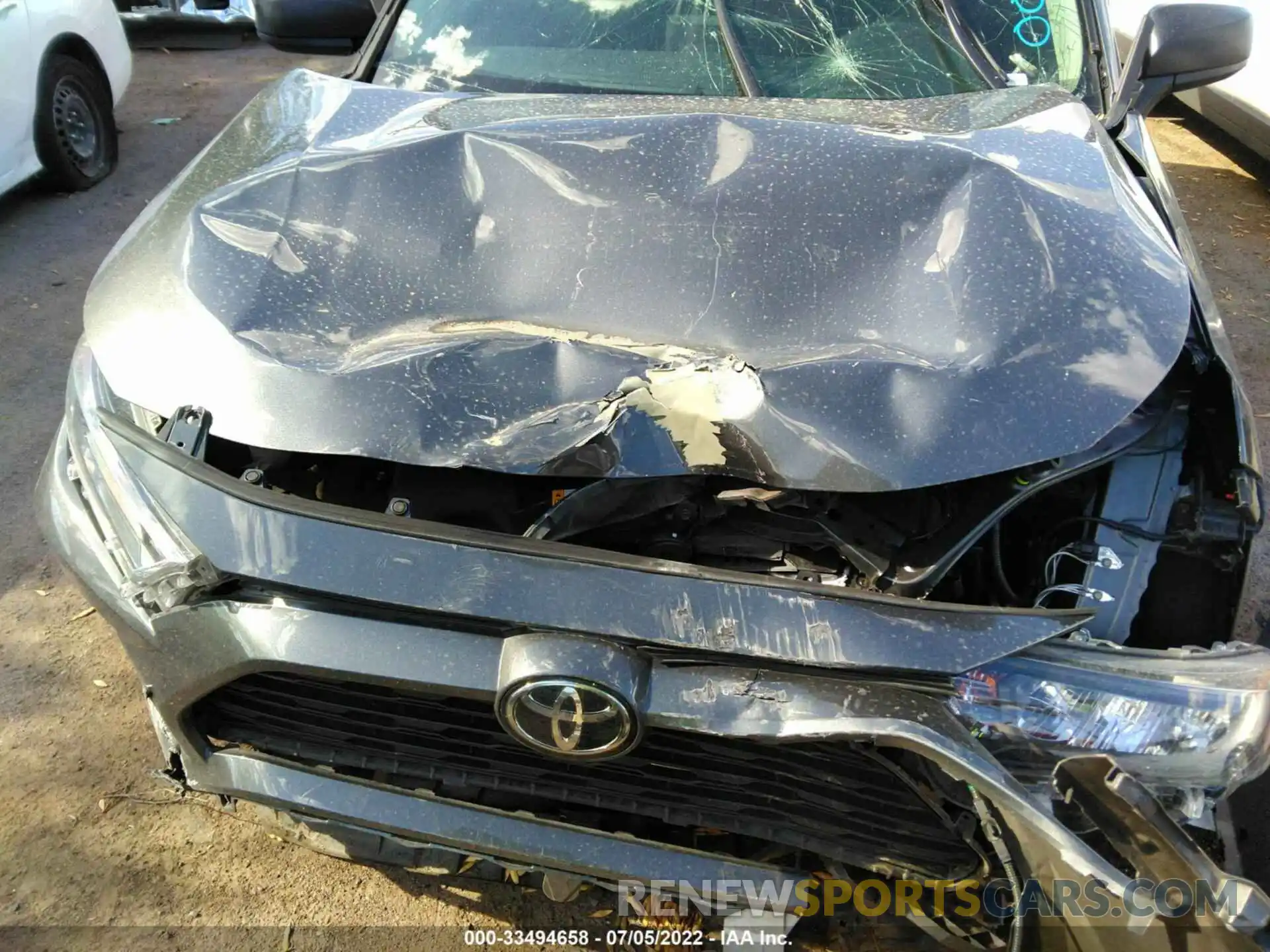 10 Photograph of a damaged car 2T3H1RFV5KW001974 TOYOTA RAV4 2019