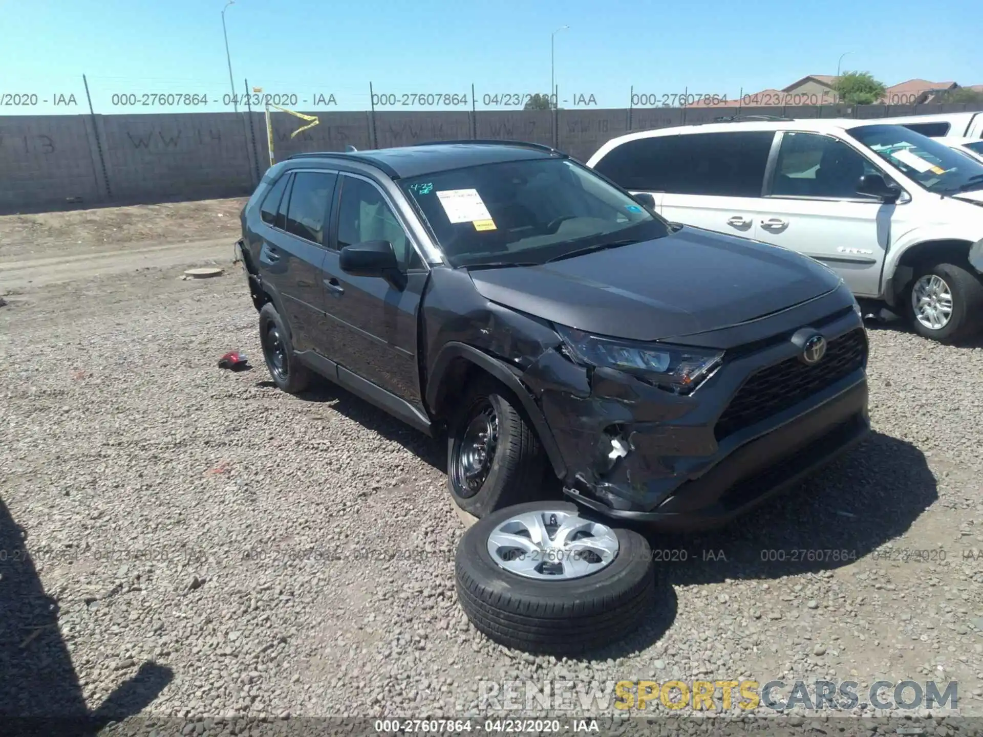 1 Photograph of a damaged car 2T3H1RFV5KW002056 TOYOTA RAV4 2019