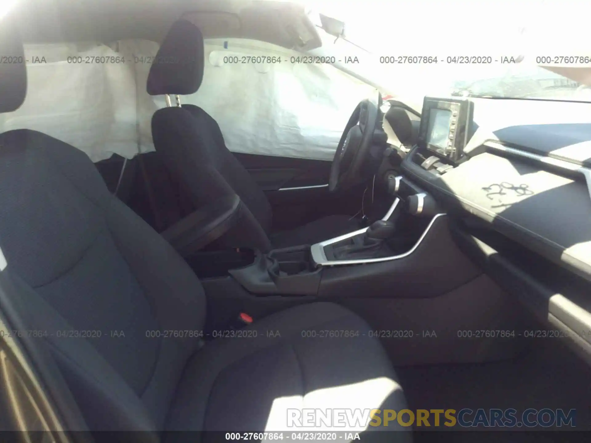 5 Photograph of a damaged car 2T3H1RFV5KW002056 TOYOTA RAV4 2019