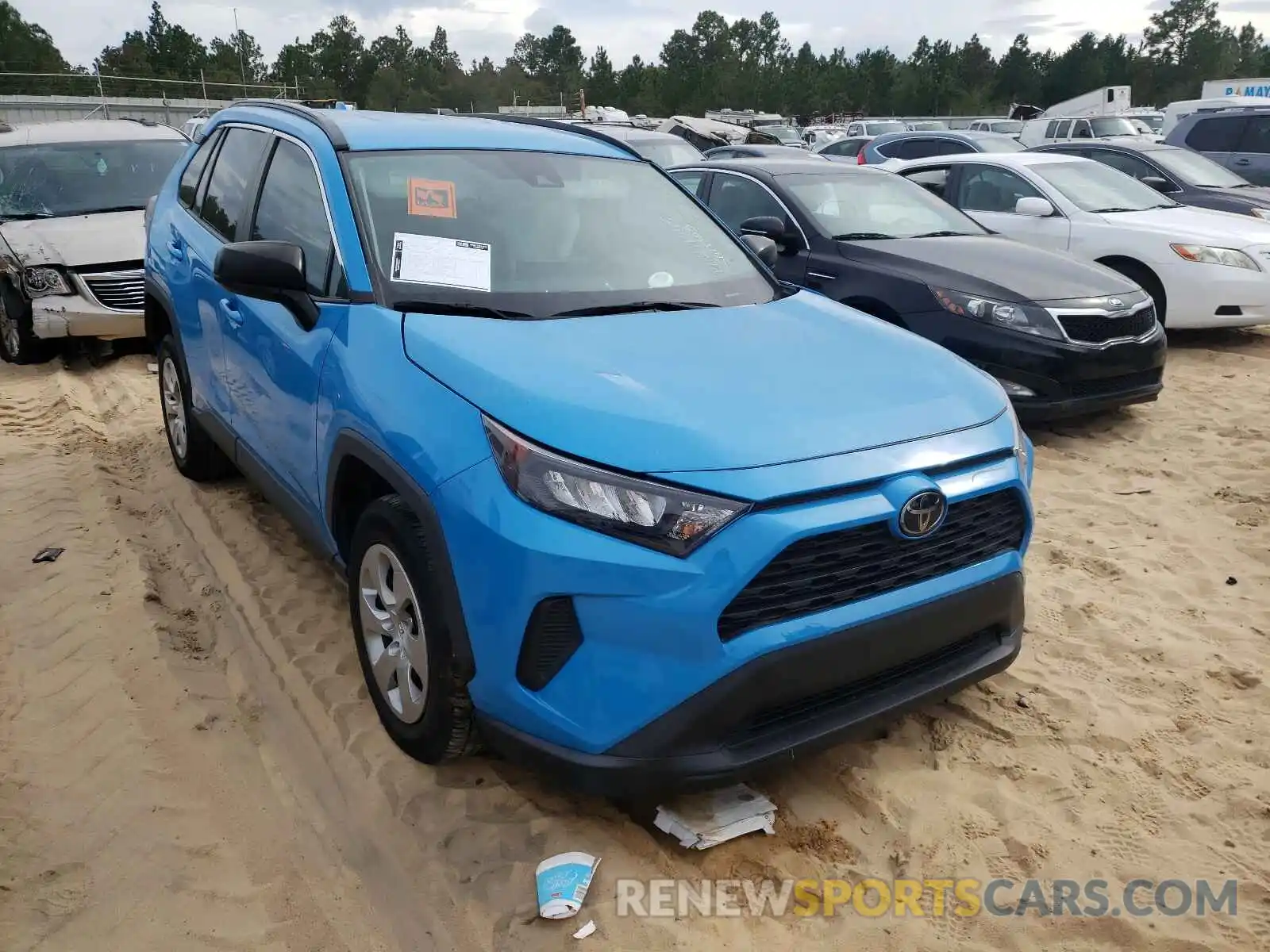 1 Photograph of a damaged car 2T3H1RFV5KW007483 TOYOTA RAV4 2019