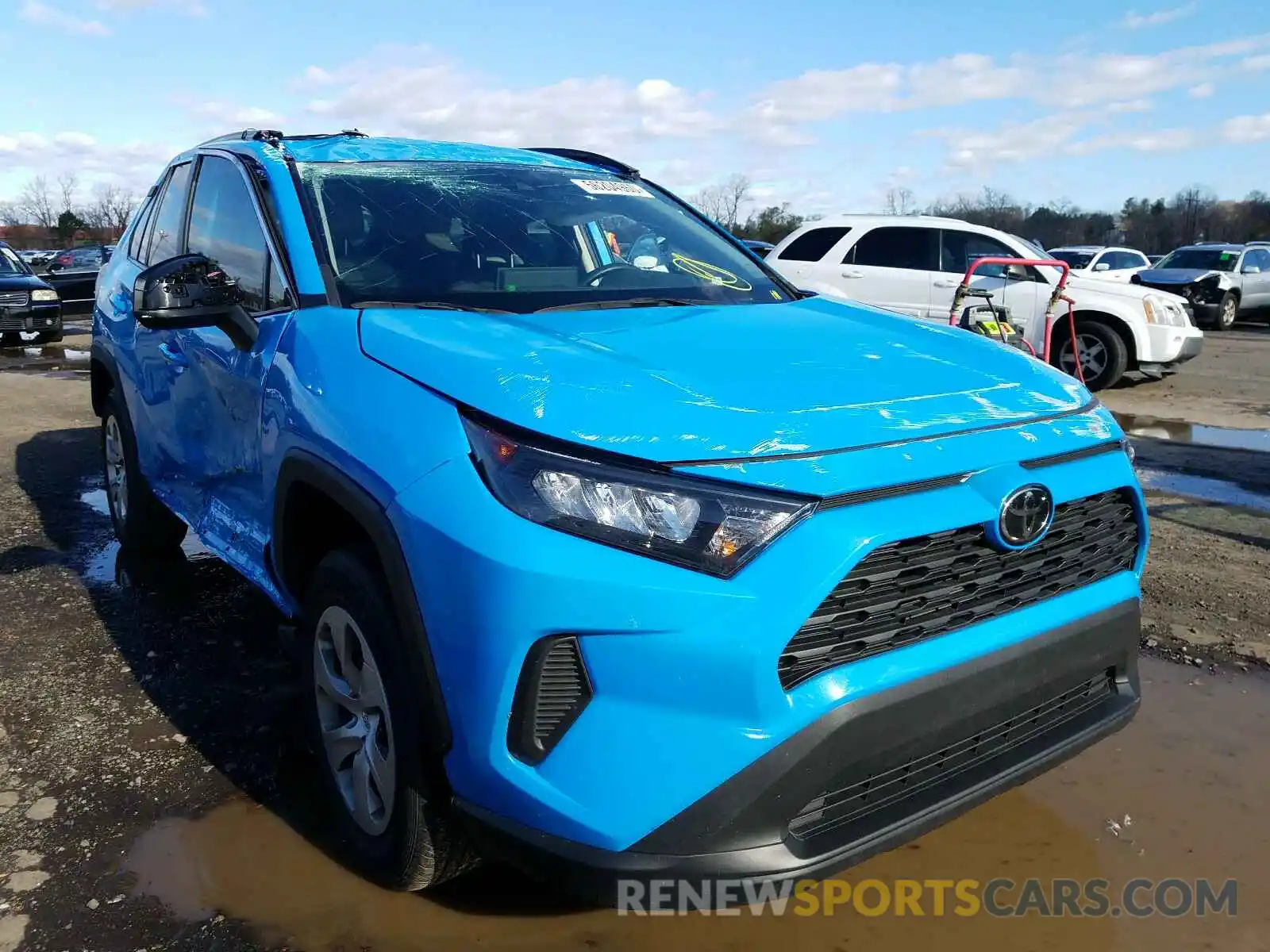 1 Photograph of a damaged car 2T3H1RFV5KW009492 TOYOTA RAV4 2019