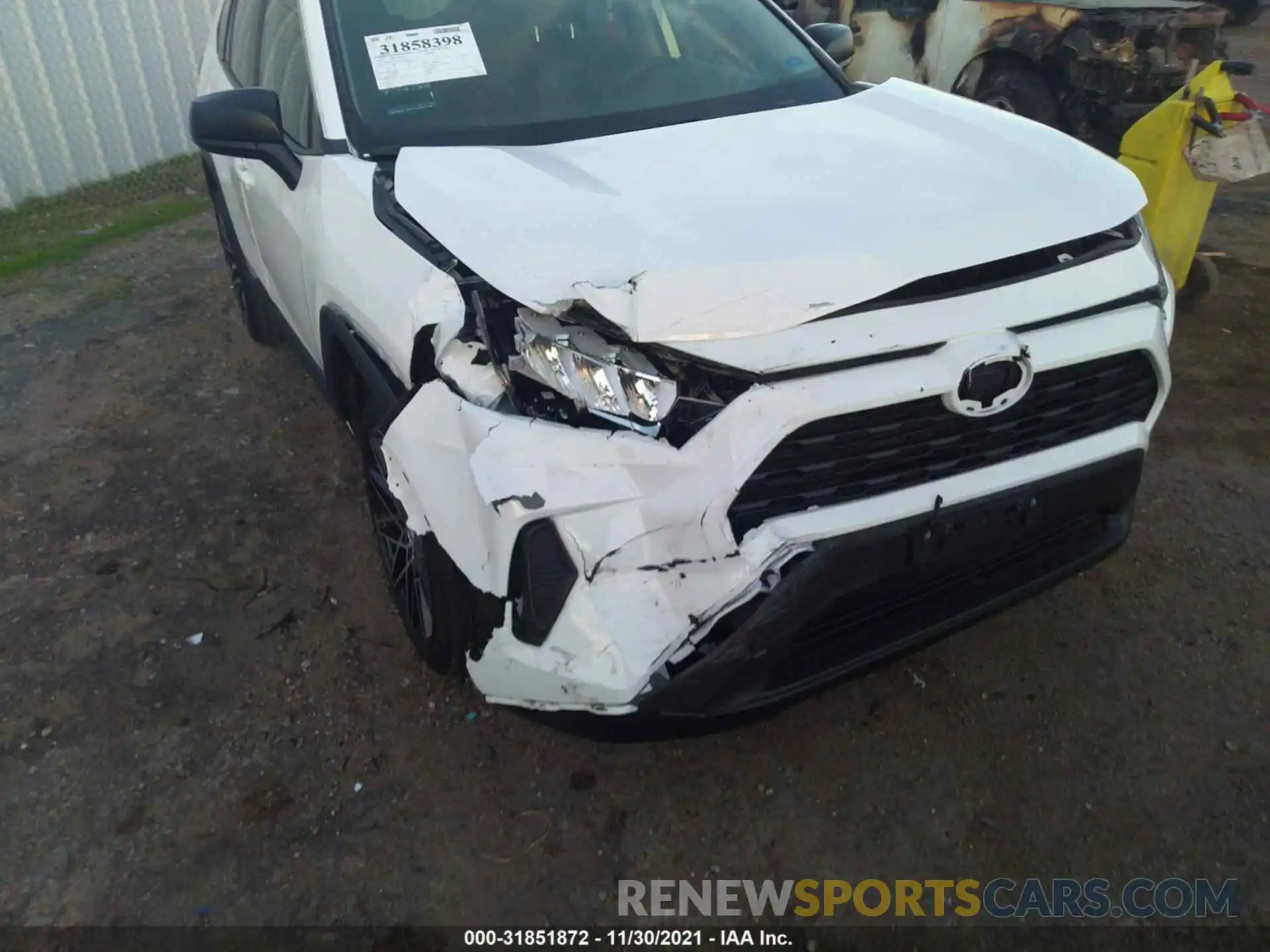 6 Photograph of a damaged car 2T3H1RFV5KW010433 TOYOTA RAV4 2019