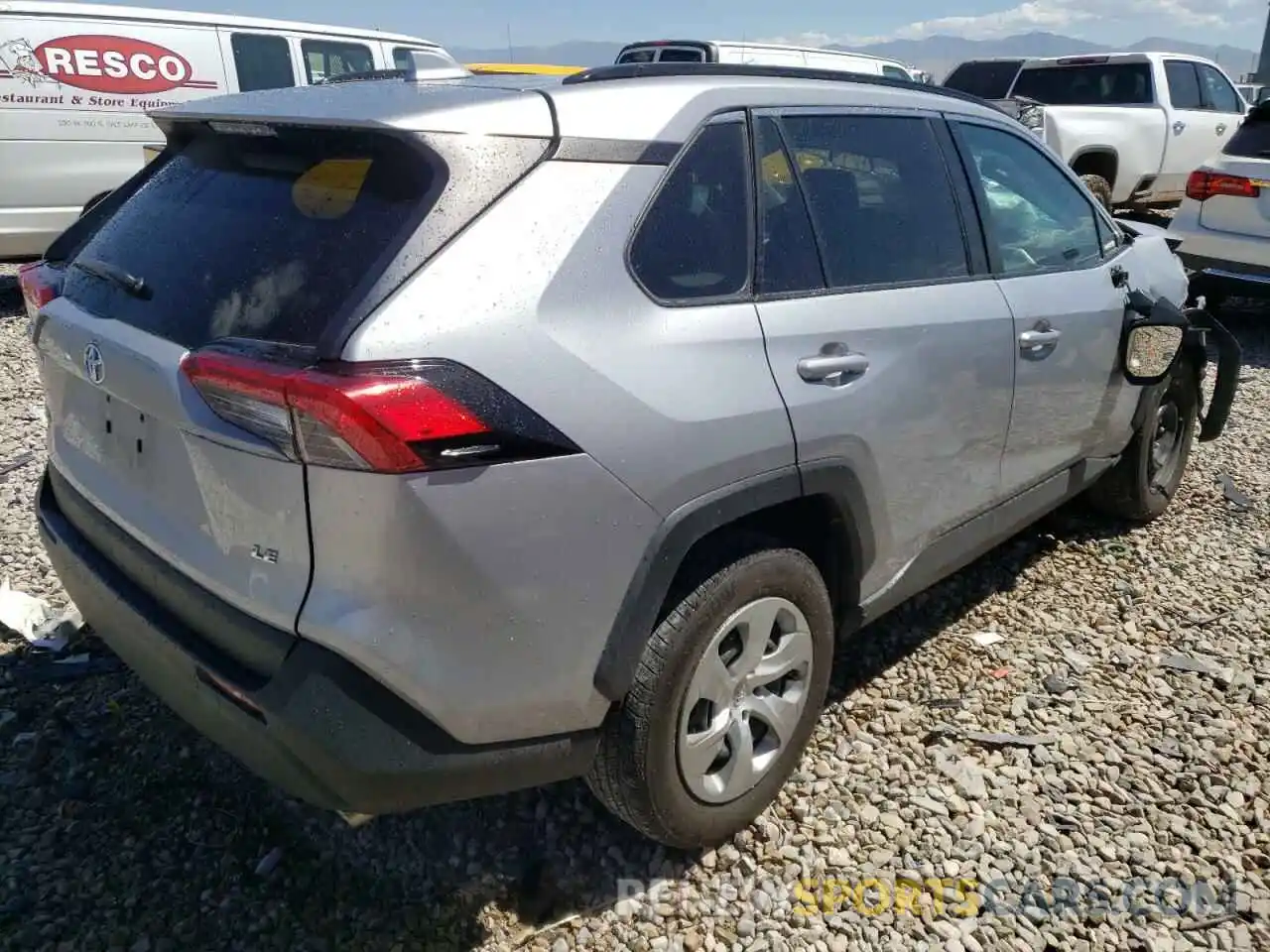 4 Photograph of a damaged car 2T3H1RFV5KW013896 TOYOTA RAV4 2019