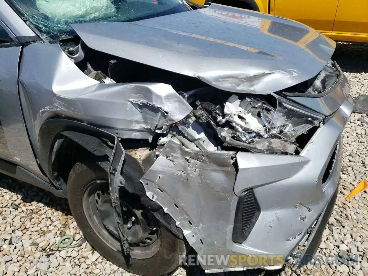 9 Photograph of a damaged car 2T3H1RFV5KW013896 TOYOTA RAV4 2019