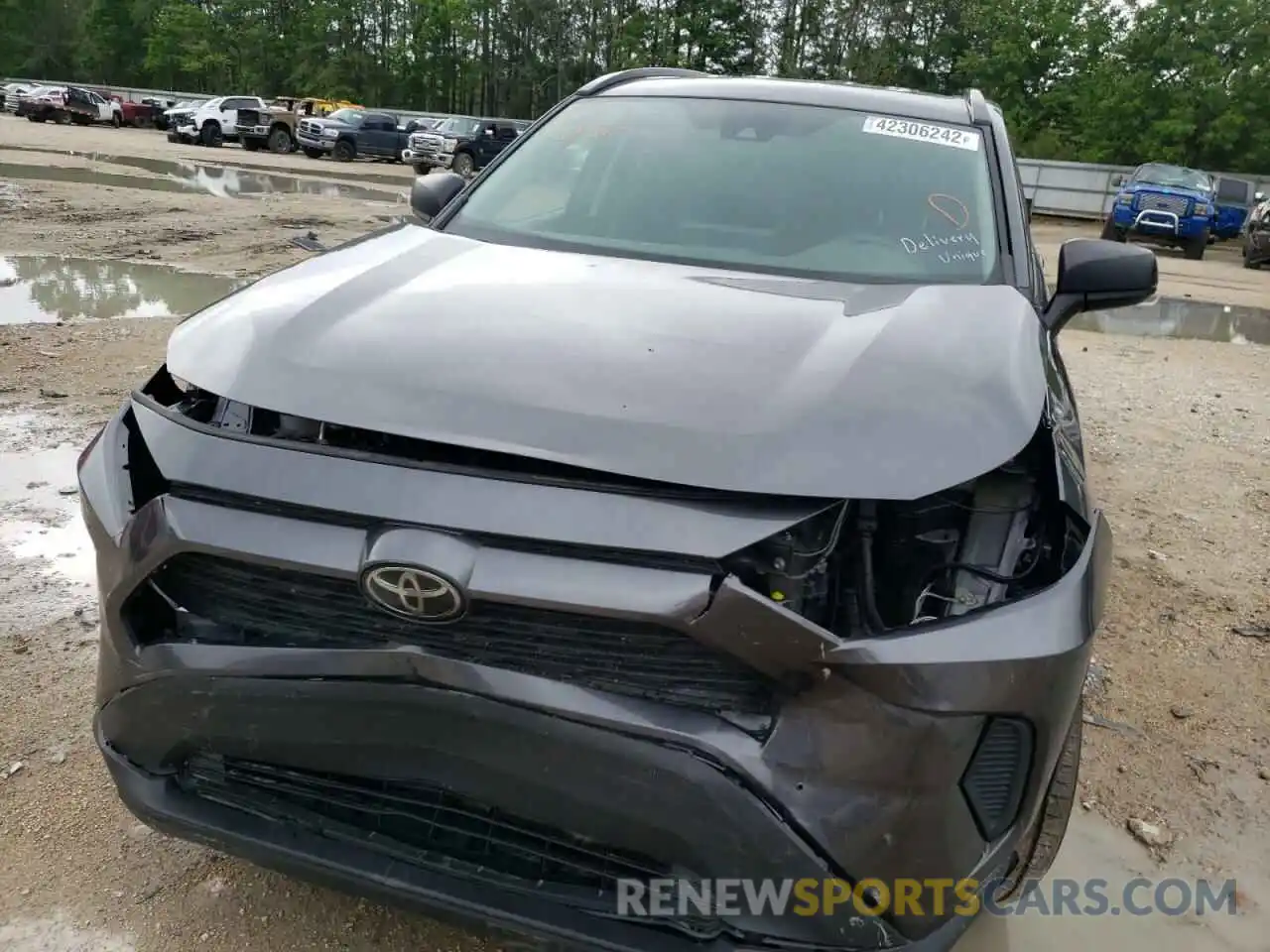 9 Photograph of a damaged car 2T3H1RFV5KW016913 TOYOTA RAV4 2019