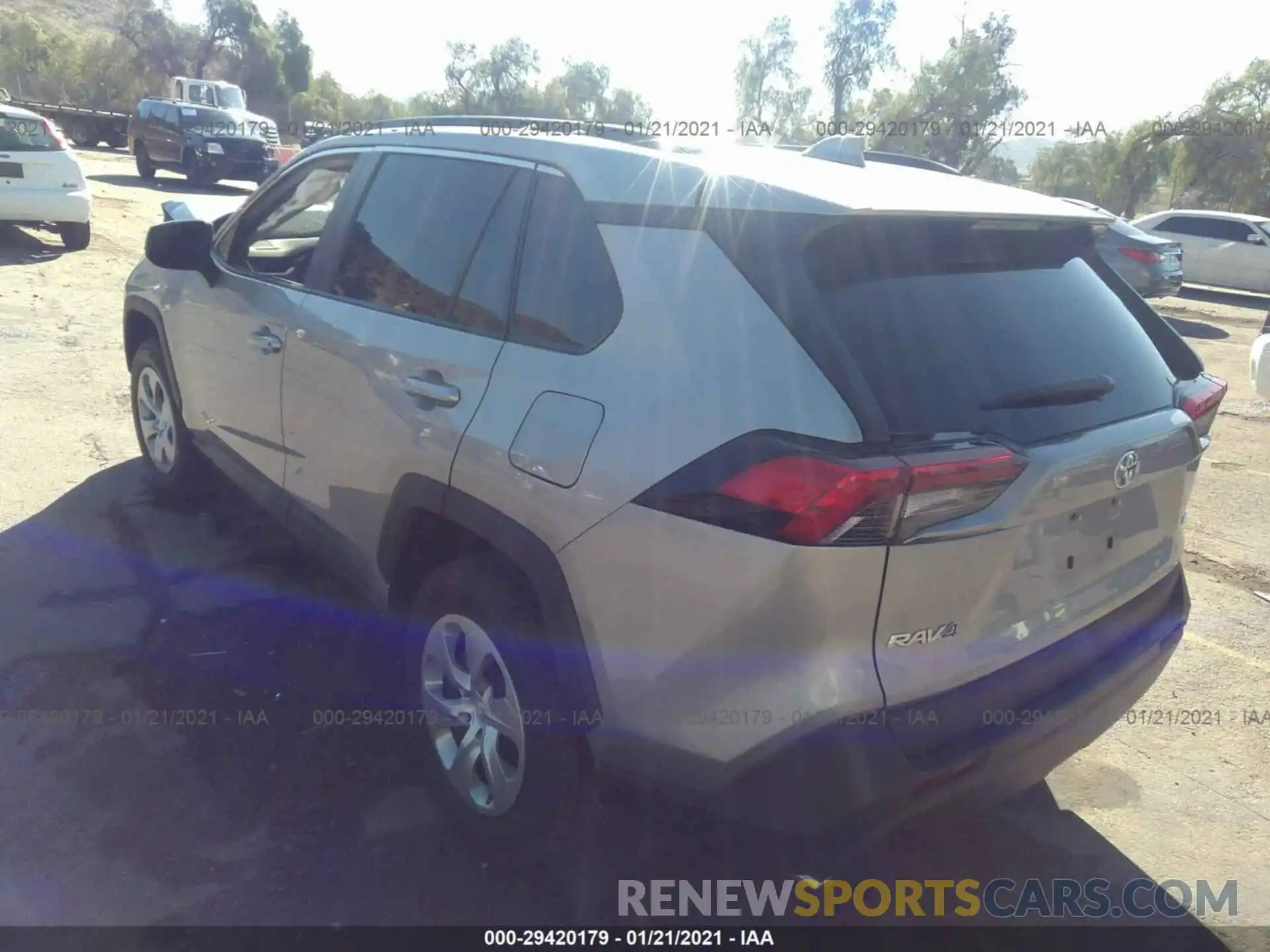 3 Photograph of a damaged car 2T3H1RFV5KW020315 TOYOTA RAV4 2019