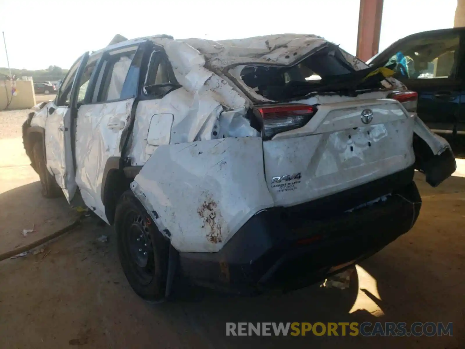 3 Photograph of a damaged car 2T3H1RFV5KW023232 TOYOTA RAV4 2019