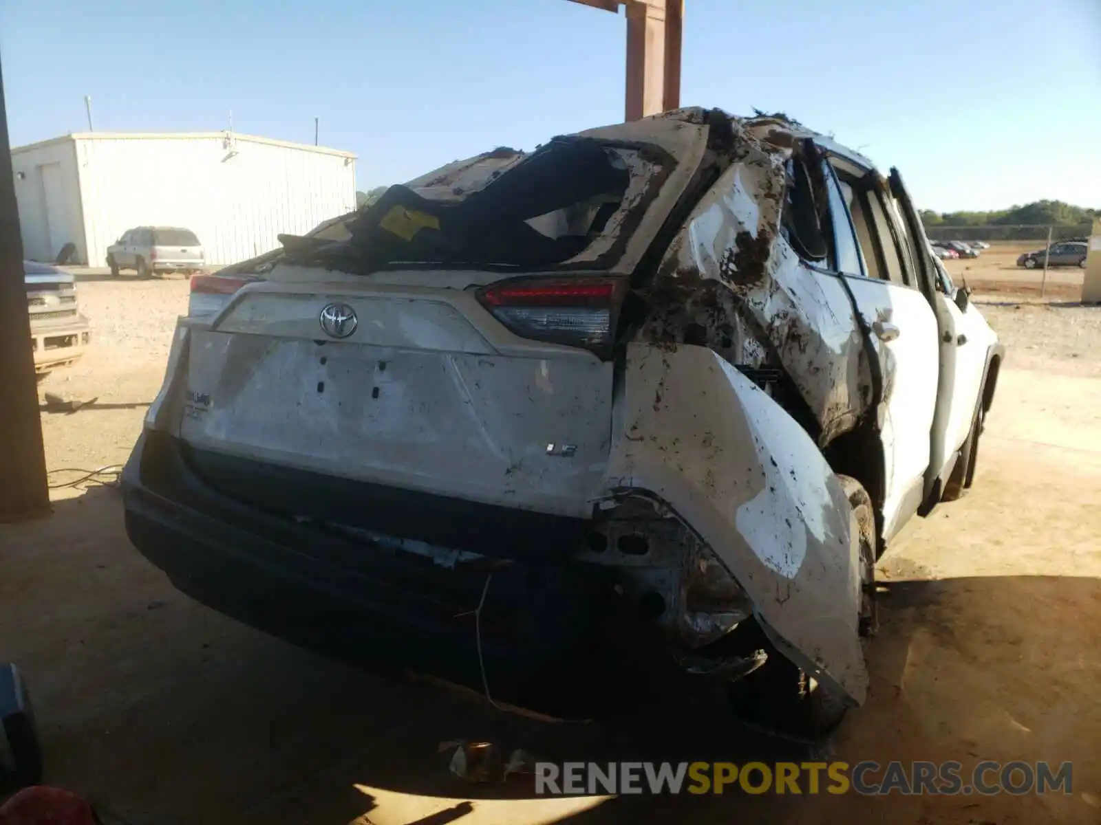 4 Photograph of a damaged car 2T3H1RFV5KW023232 TOYOTA RAV4 2019