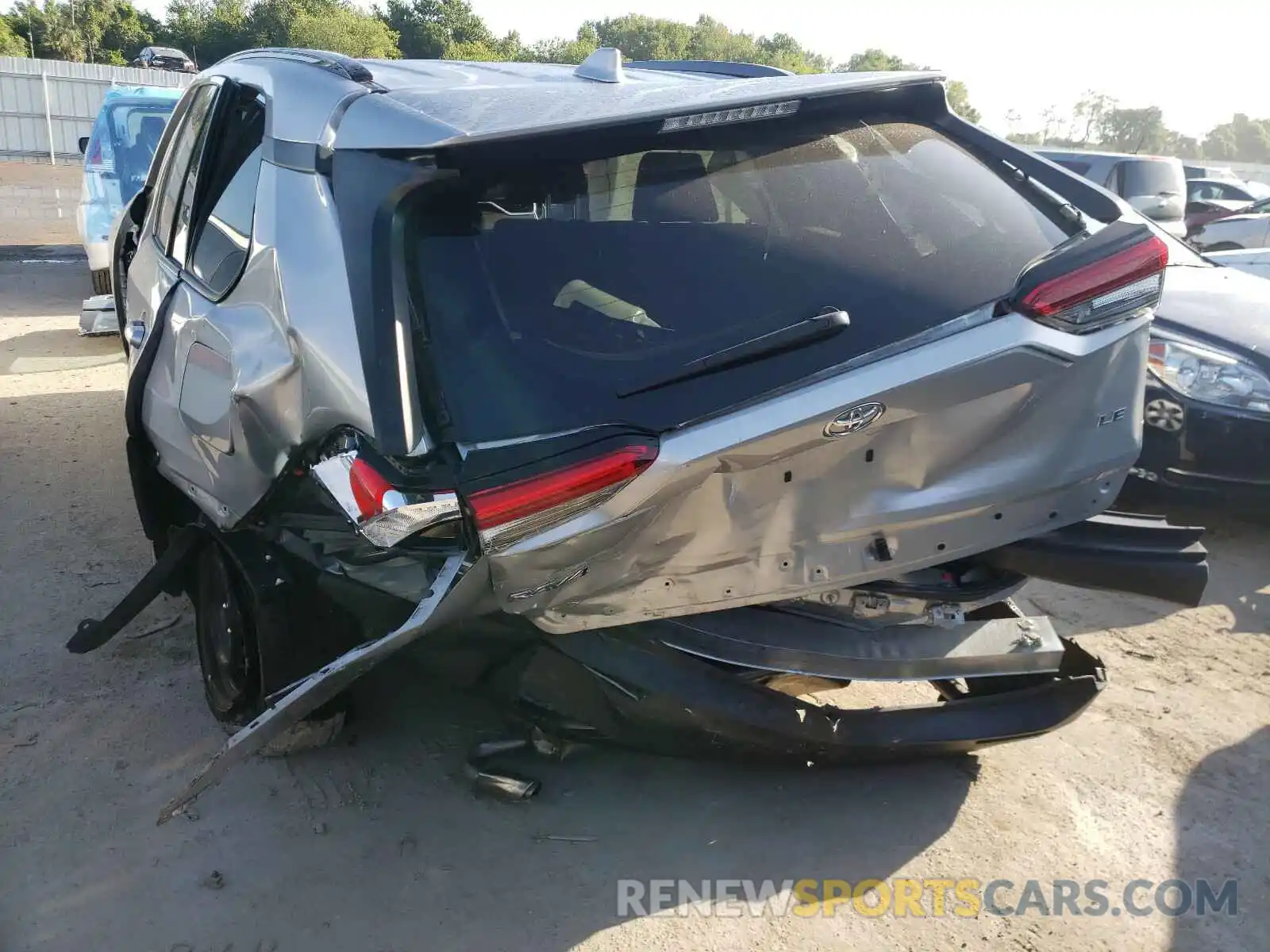 9 Фотография поврежденного автомобиля 2T3H1RFV5KW028138 TOYOTA RAV4 2019