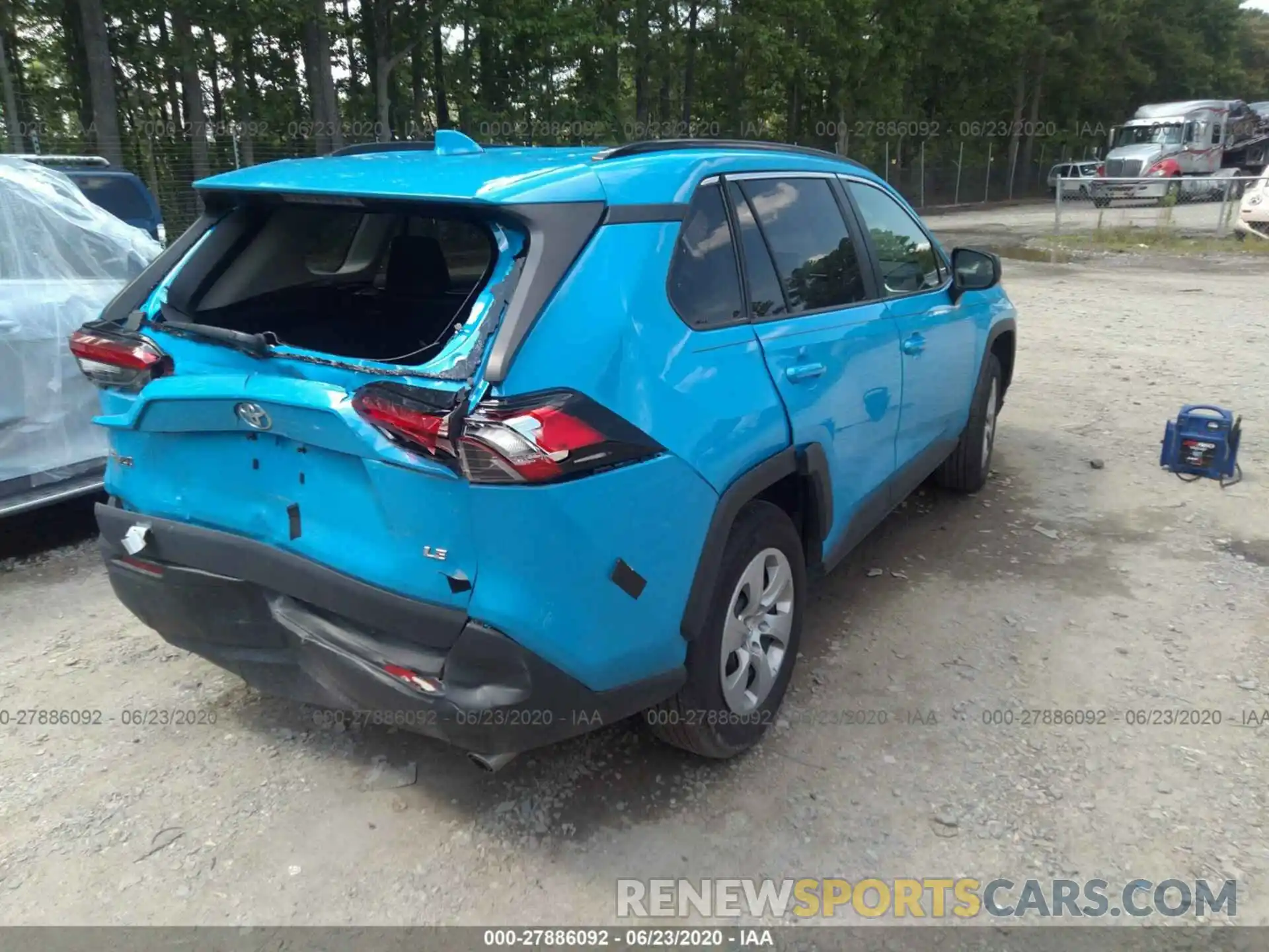 4 Photograph of a damaged car 2T3H1RFV5KW033811 TOYOTA RAV4 2019