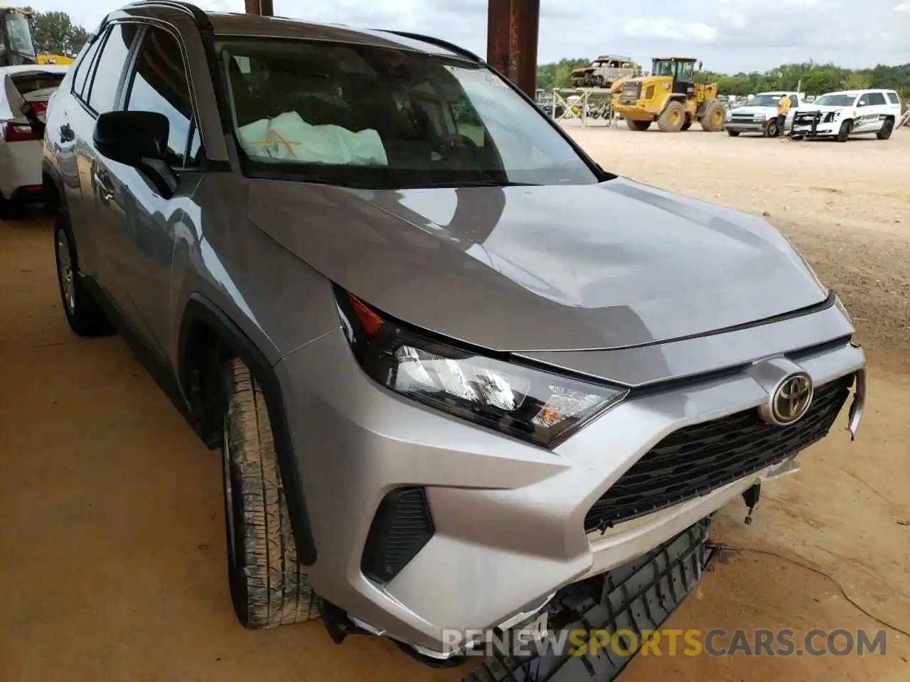 1 Photograph of a damaged car 2T3H1RFV5KW033856 TOYOTA RAV4 2019