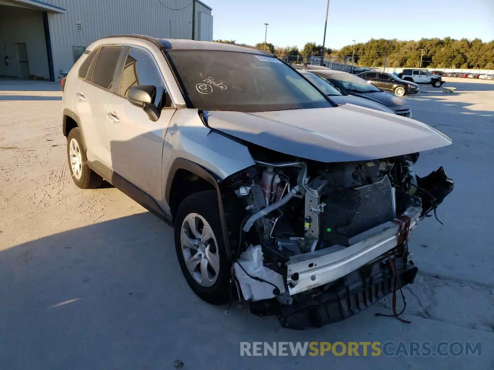 1 Photograph of a damaged car 2T3H1RFV5KW034201 TOYOTA RAV4 2019