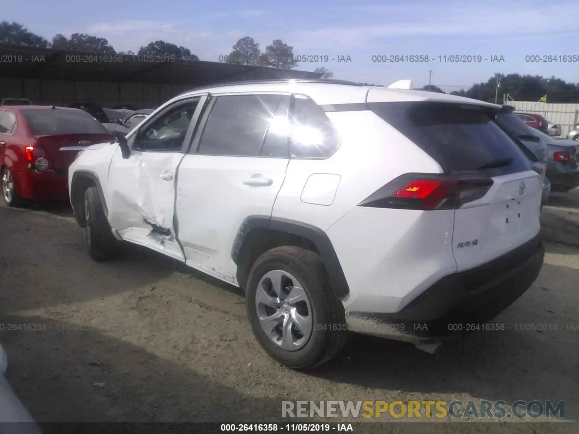 3 Фотография поврежденного автомобиля 2T3H1RFV5KW034778 TOYOTA RAV4 2019