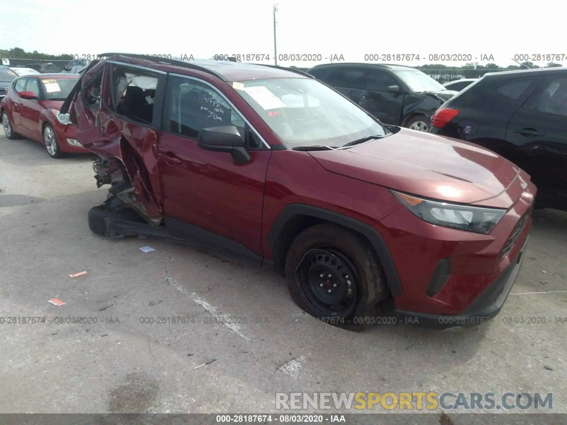 1 Photograph of a damaged car 2T3H1RFV5KW034795 TOYOTA RAV4 2019