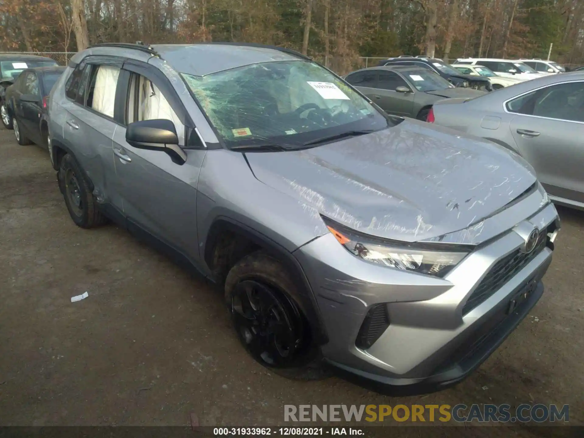 1 Photograph of a damaged car 2T3H1RFV5KW036501 TOYOTA RAV4 2019