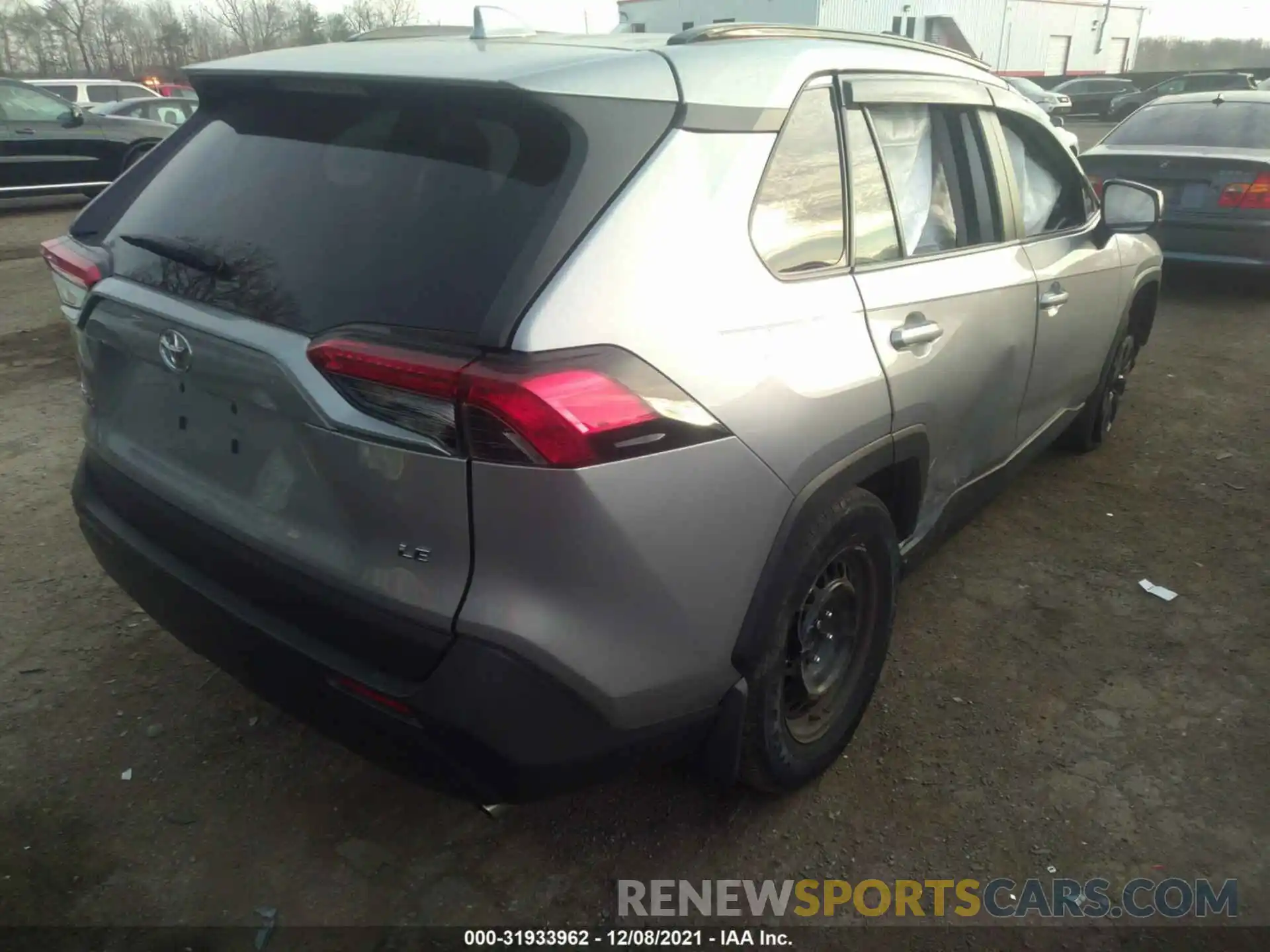 4 Photograph of a damaged car 2T3H1RFV5KW036501 TOYOTA RAV4 2019