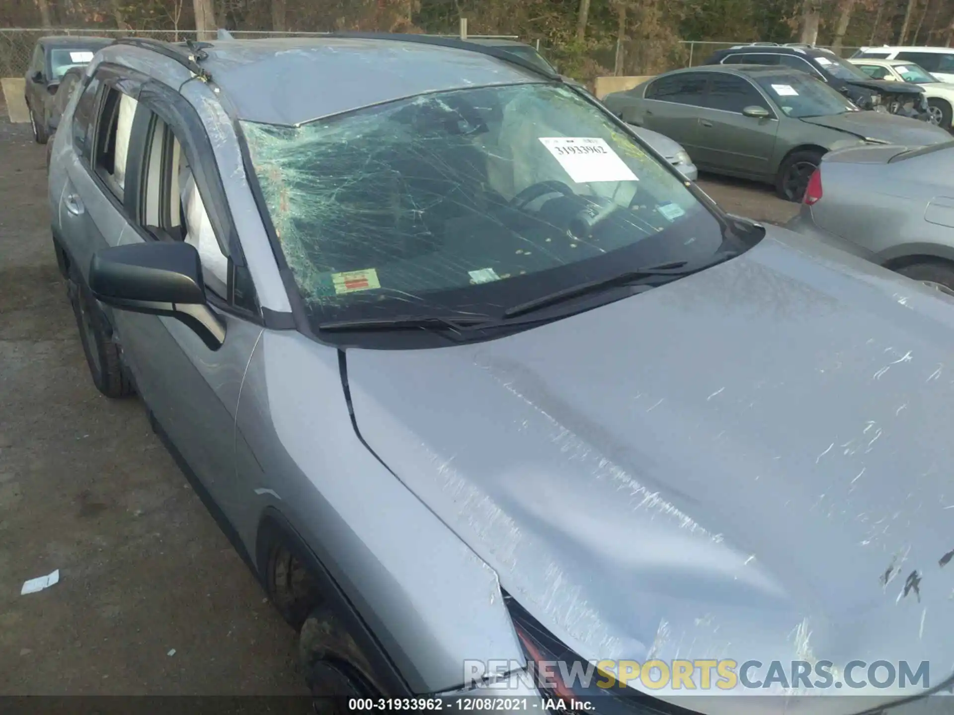 6 Photograph of a damaged car 2T3H1RFV5KW036501 TOYOTA RAV4 2019