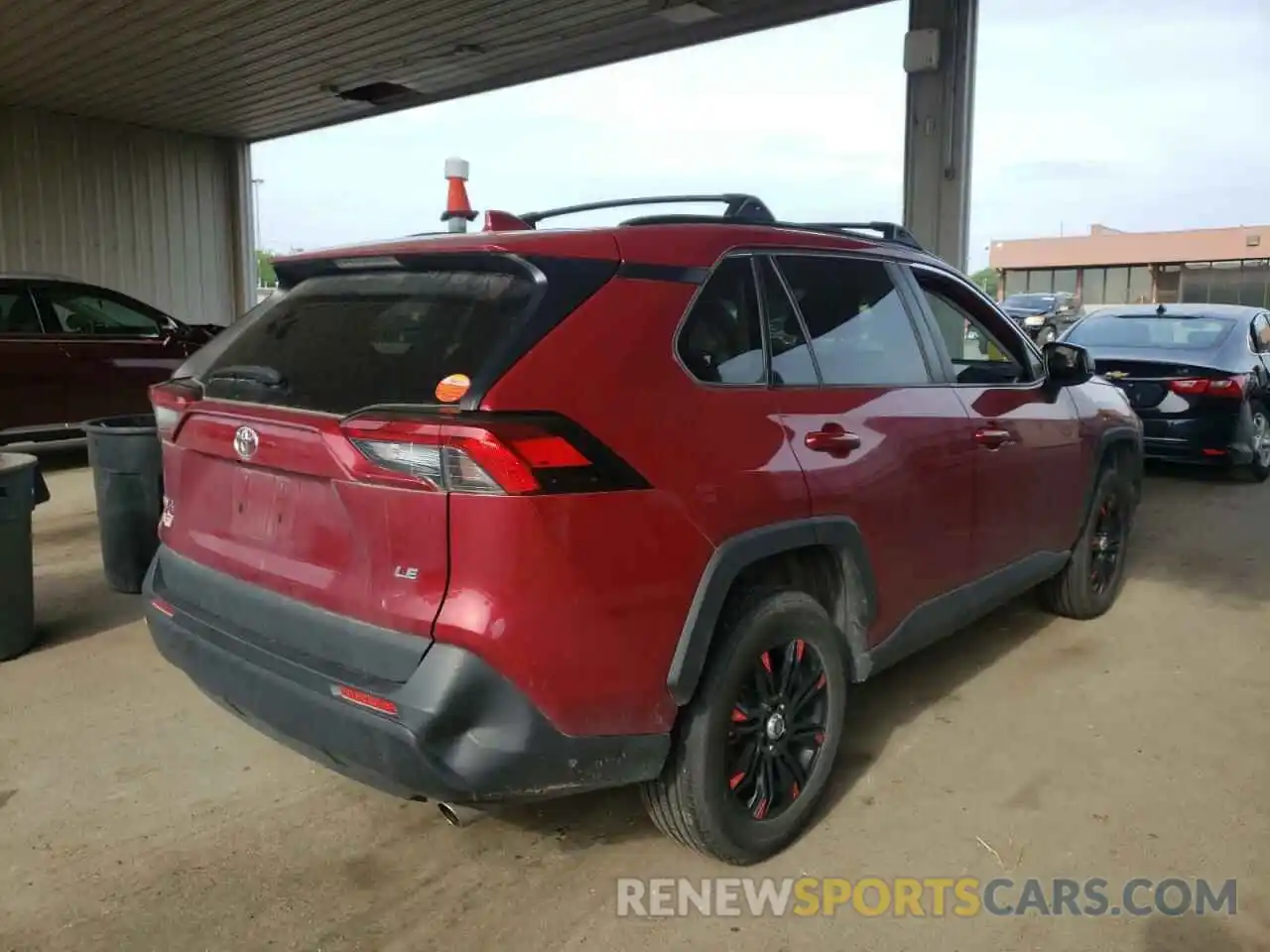 4 Photograph of a damaged car 2T3H1RFV5KW037325 TOYOTA RAV4 2019