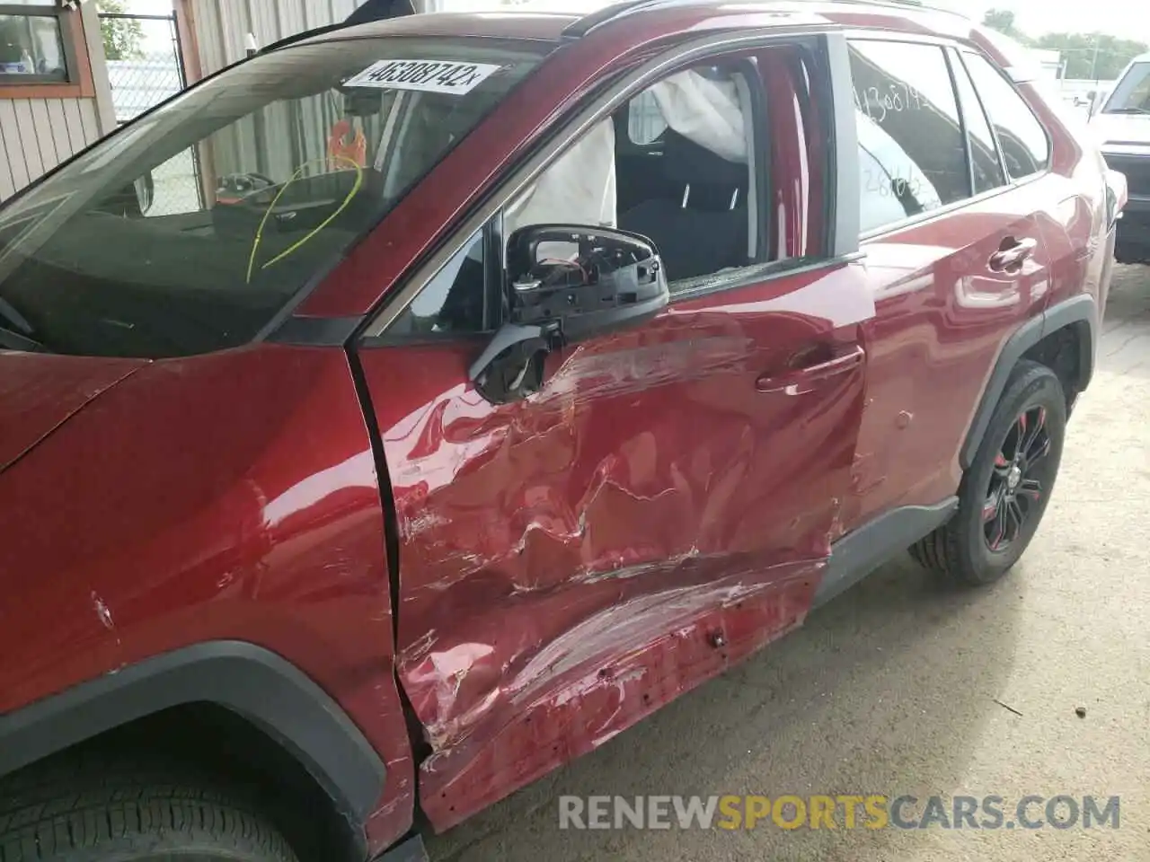 9 Photograph of a damaged car 2T3H1RFV5KW037325 TOYOTA RAV4 2019