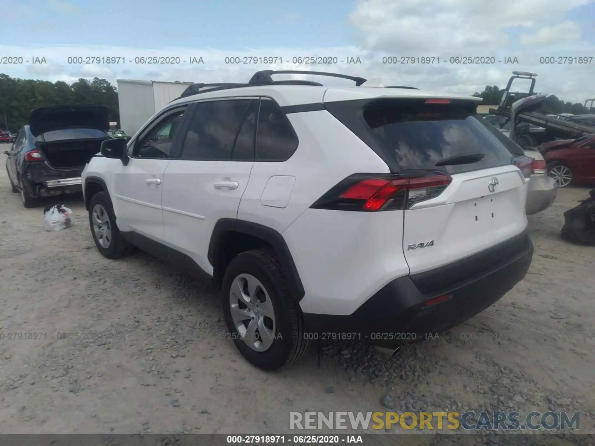 3 Photograph of a damaged car 2T3H1RFV5KW040063 TOYOTA RAV4 2019