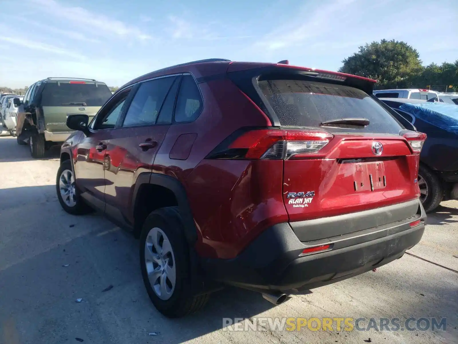 3 Photograph of a damaged car 2T3H1RFV5KW040709 TOYOTA RAV4 2019