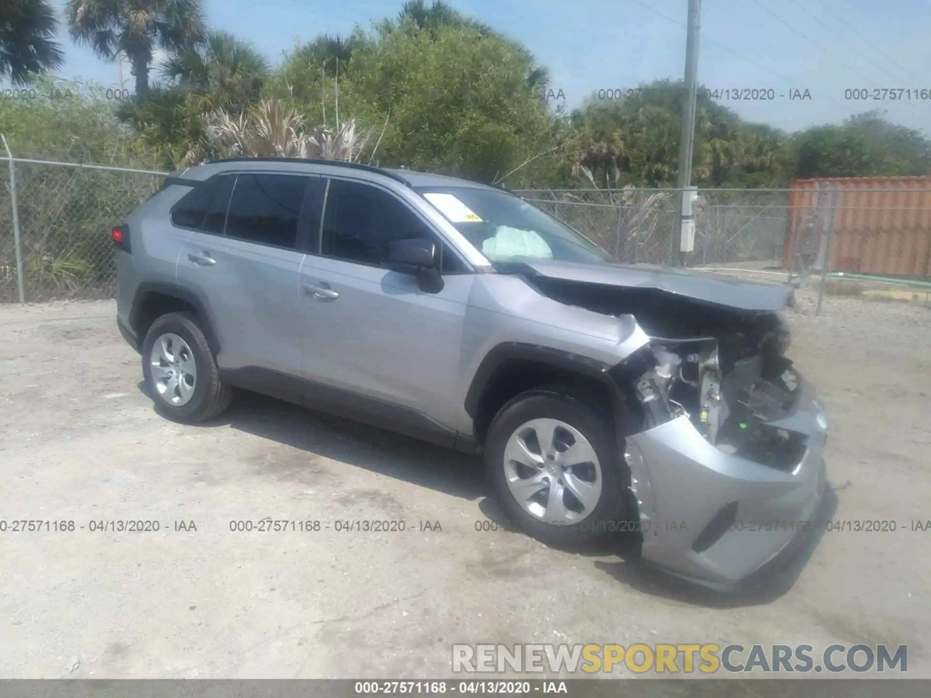 1 Photograph of a damaged car 2T3H1RFV5KW042184 TOYOTA RAV4 2019