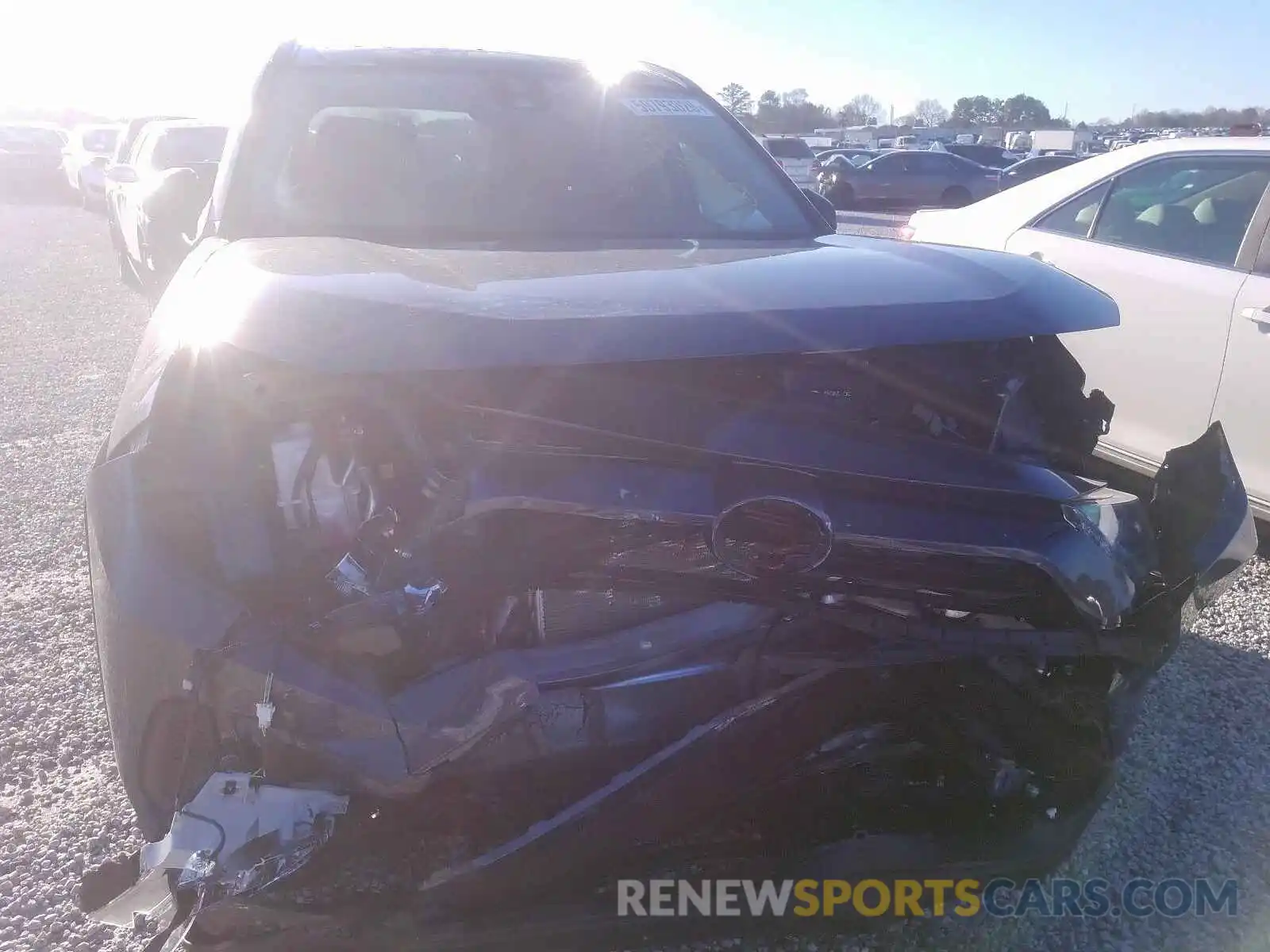 9 Photograph of a damaged car 2T3H1RFV5KW043884 TOYOTA RAV4 2019