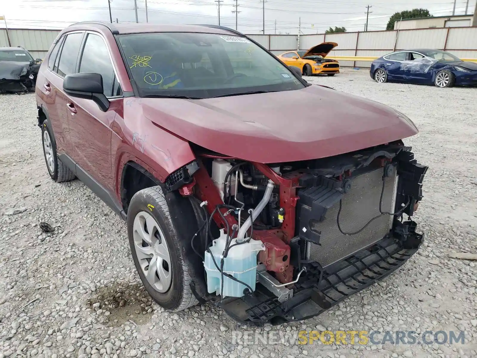 1 Photograph of a damaged car 2T3H1RFV5KW045084 TOYOTA RAV4 2019