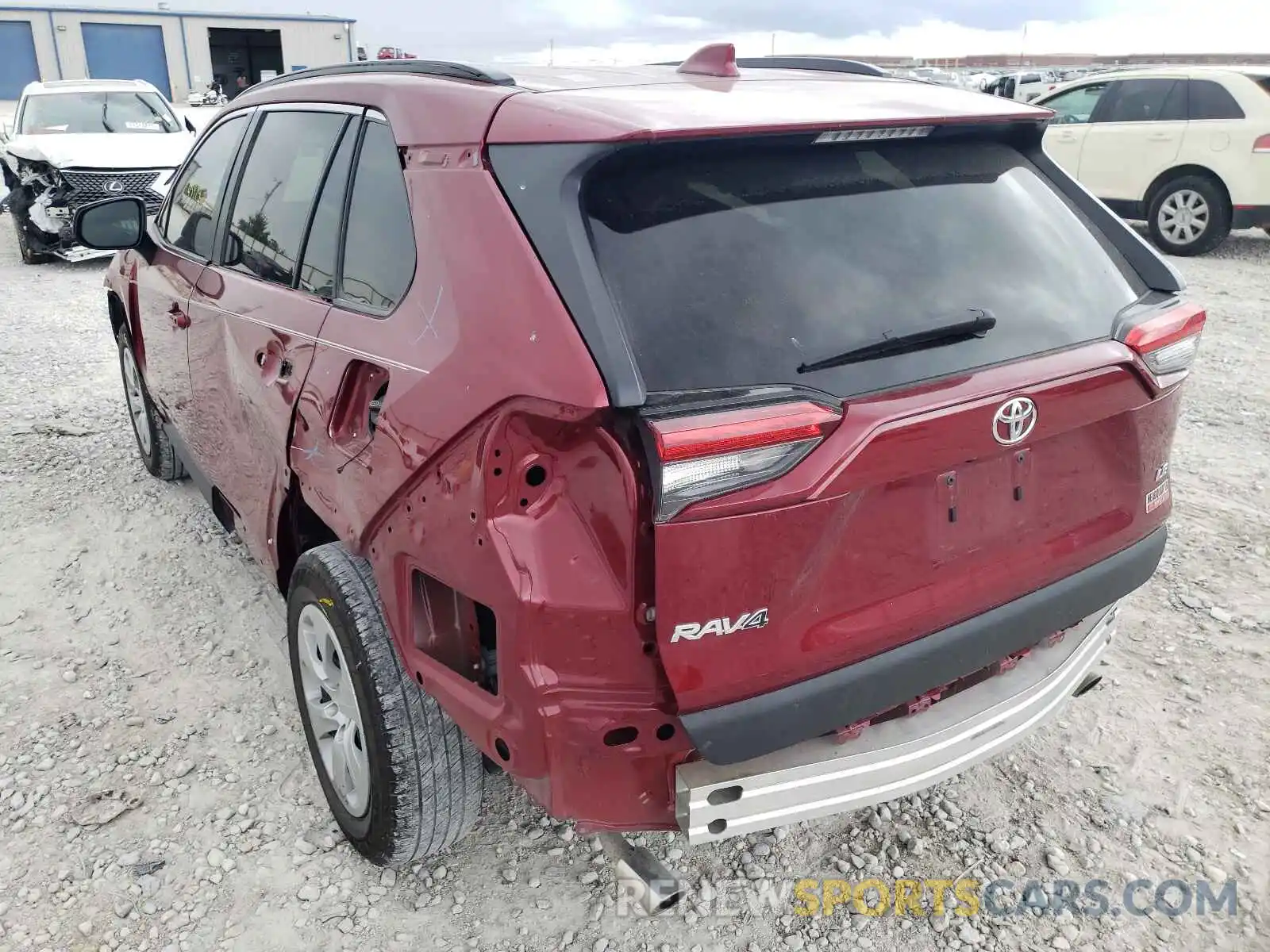 3 Фотография поврежденного автомобиля 2T3H1RFV5KW045084 TOYOTA RAV4 2019