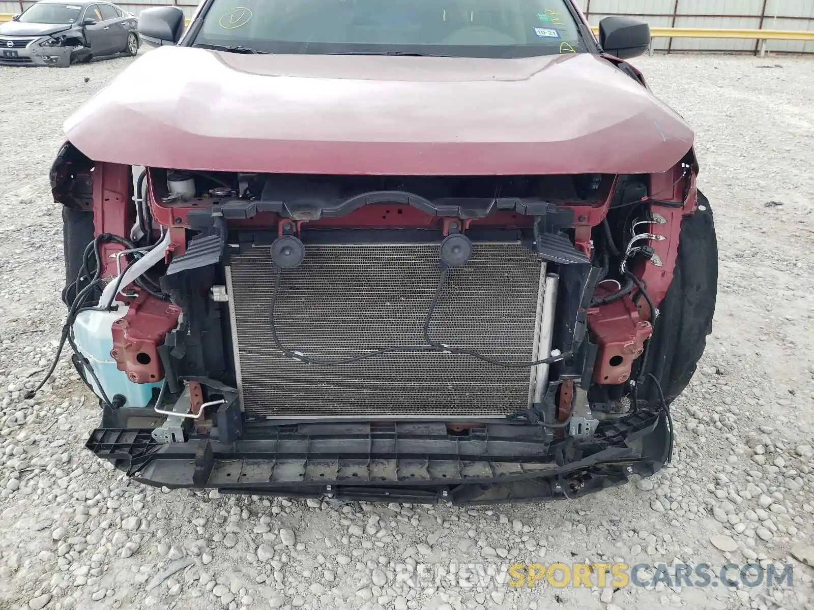 9 Photograph of a damaged car 2T3H1RFV5KW045084 TOYOTA RAV4 2019