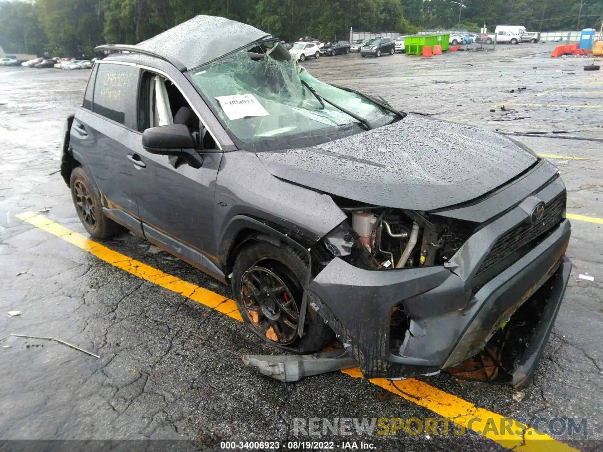 1 Photograph of a damaged car 2T3H1RFV5KW045327 TOYOTA RAV4 2019