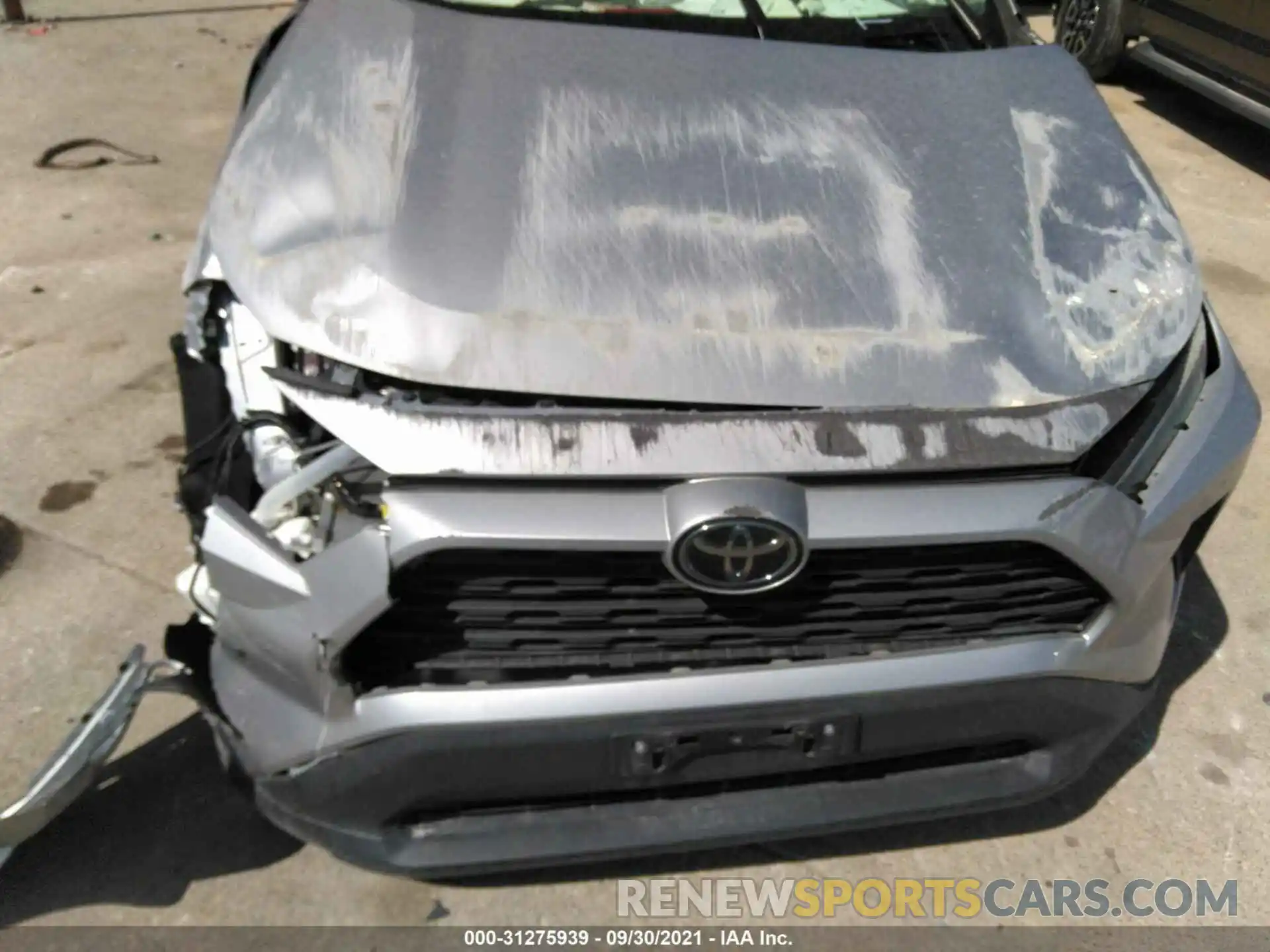 10 Photograph of a damaged car 2T3H1RFV5KW047286 TOYOTA RAV4 2019