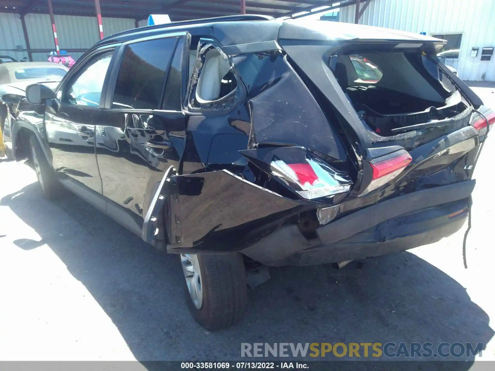 3 Photograph of a damaged car 2T3H1RFV5KW047823 TOYOTA RAV4 2019