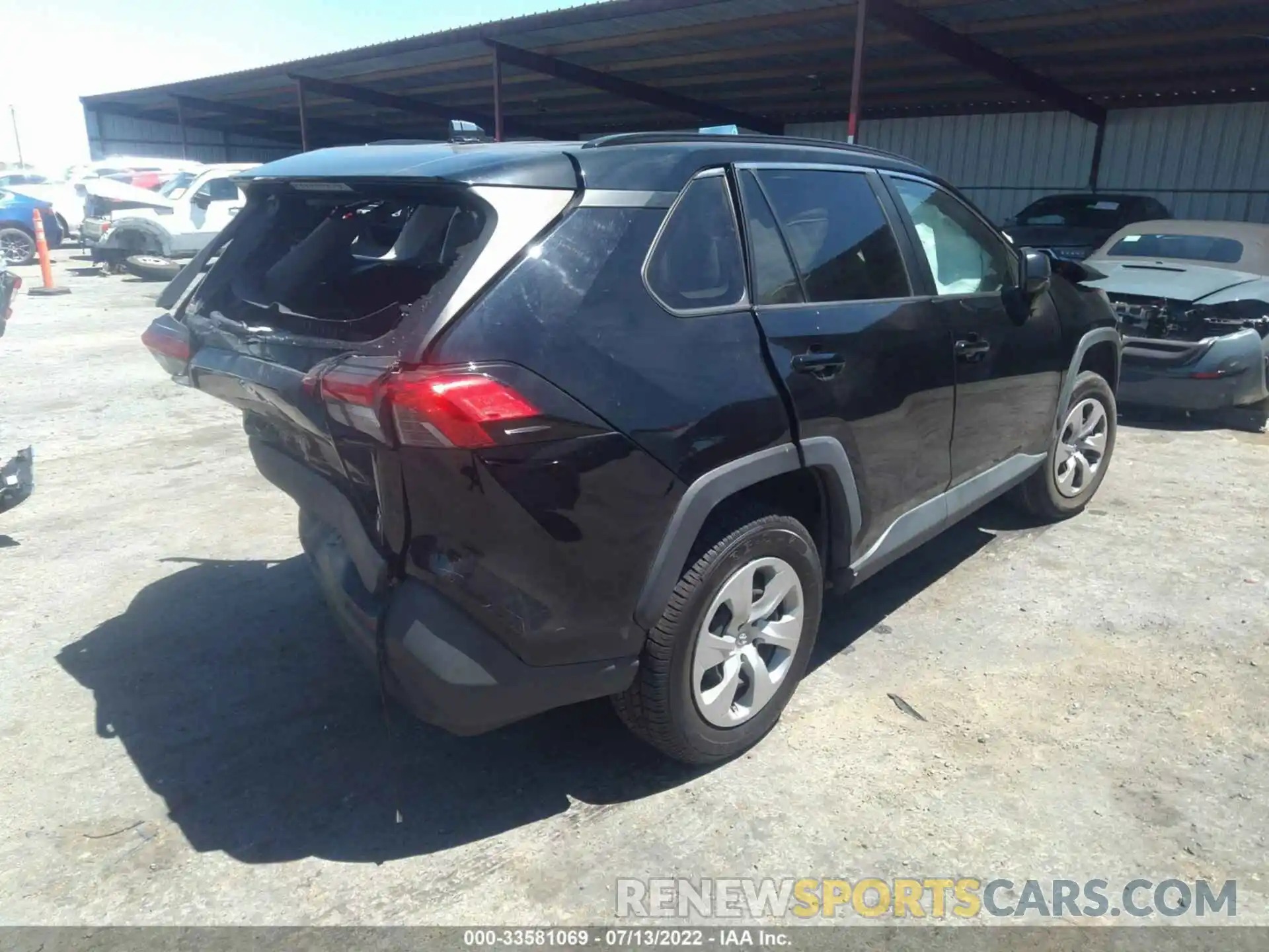 4 Photograph of a damaged car 2T3H1RFV5KW047823 TOYOTA RAV4 2019