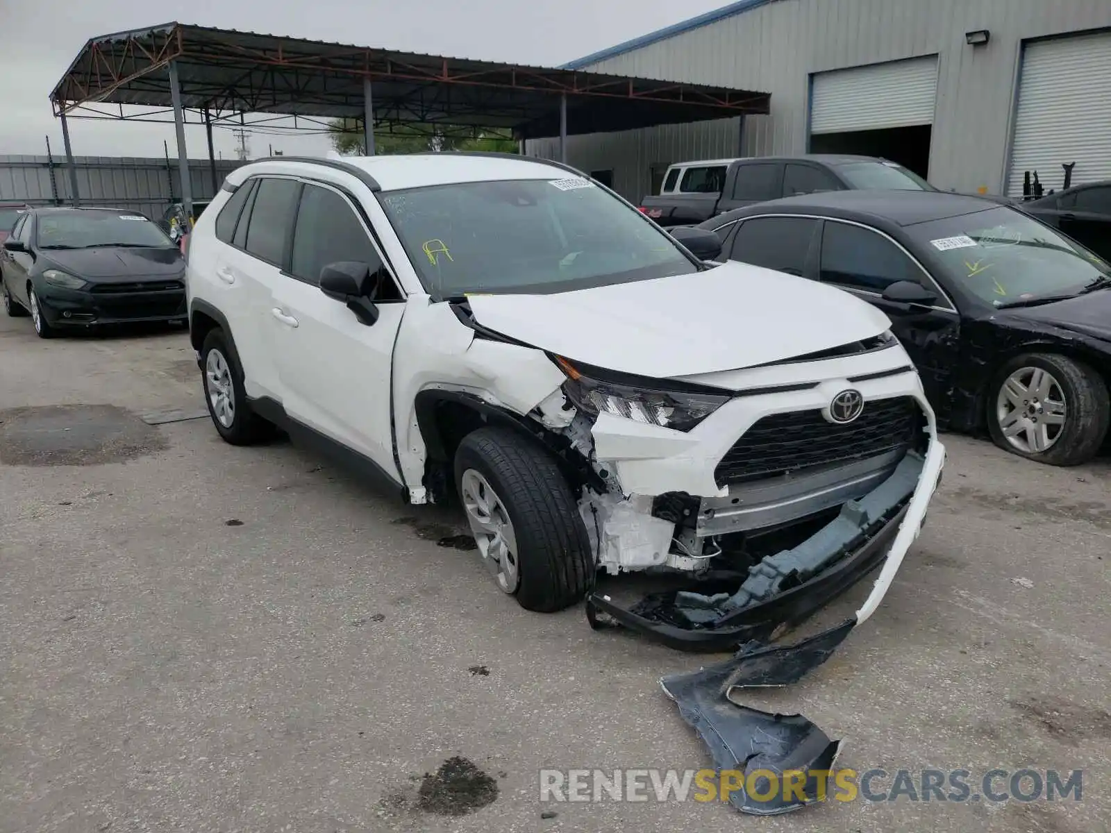 1 Photograph of a damaged car 2T3H1RFV5KW047837 TOYOTA RAV4 2019