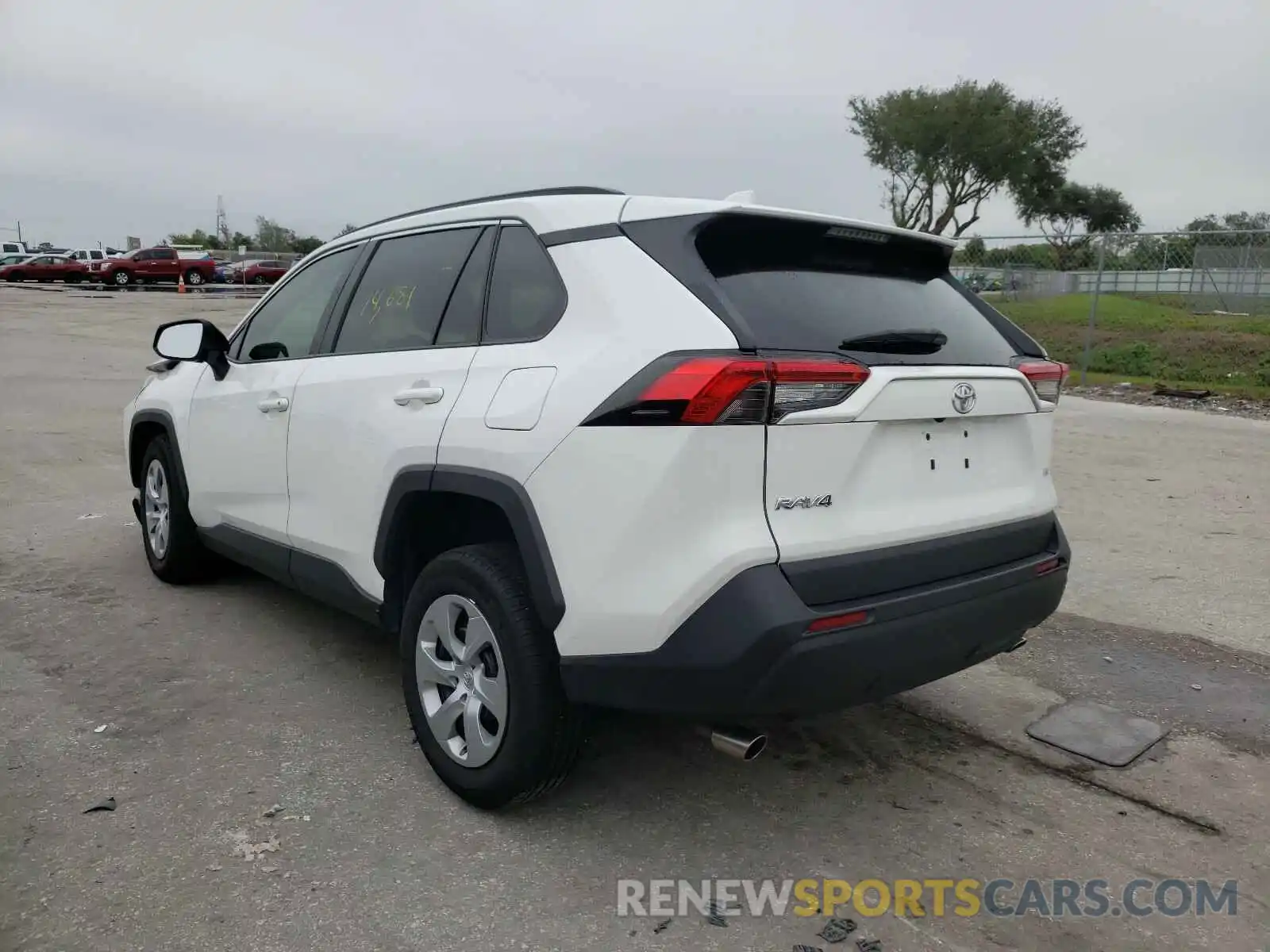 3 Photograph of a damaged car 2T3H1RFV5KW047837 TOYOTA RAV4 2019