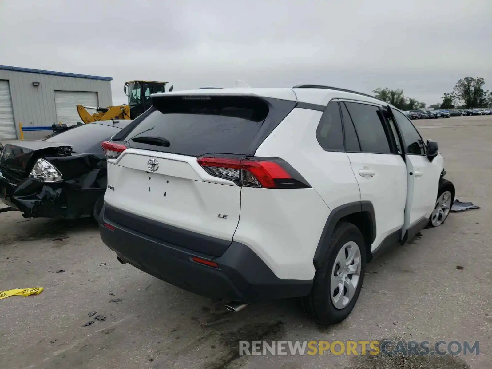 4 Photograph of a damaged car 2T3H1RFV5KW047837 TOYOTA RAV4 2019