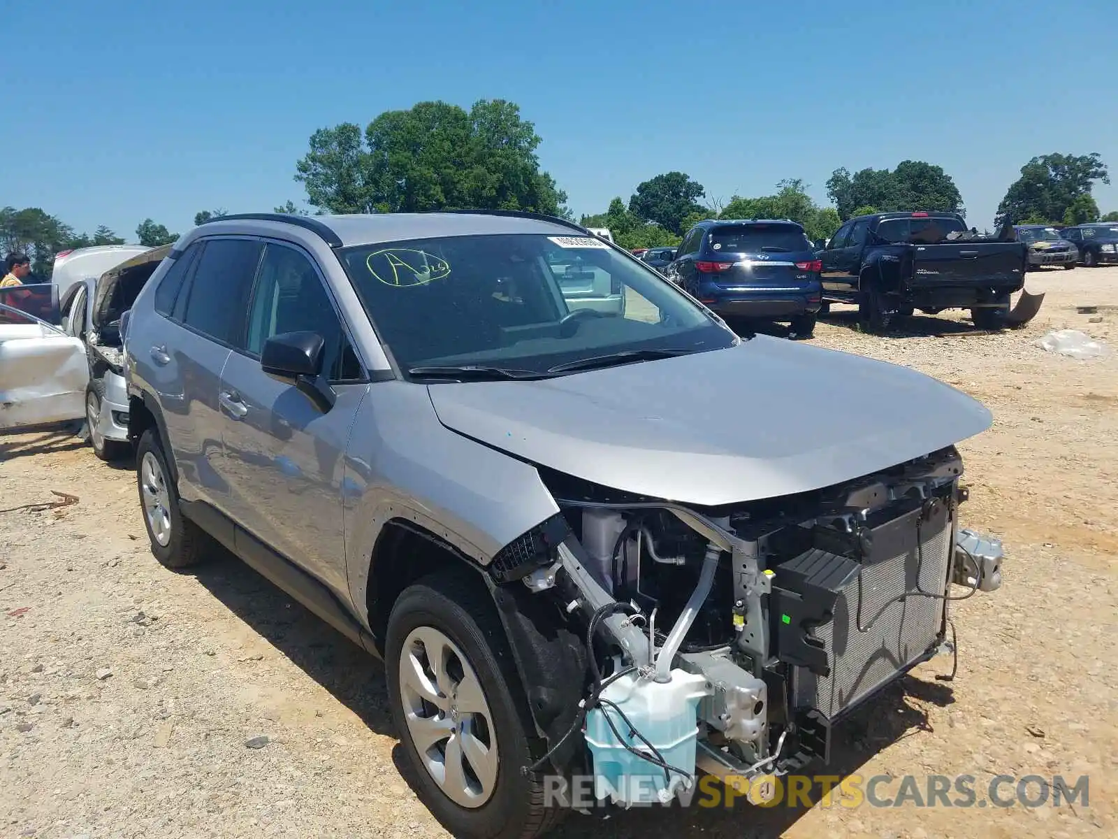 1 Photograph of a damaged car 2T3H1RFV6KC007543 TOYOTA RAV4 2019