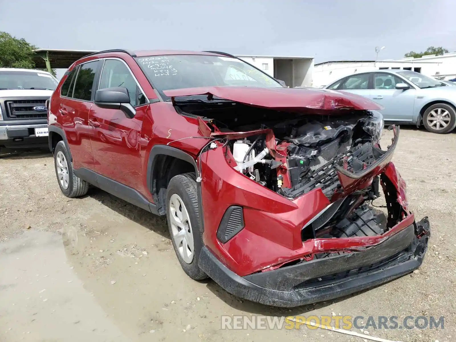 1 Photograph of a damaged car 2T3H1RFV6KC009261 TOYOTA RAV4 2019