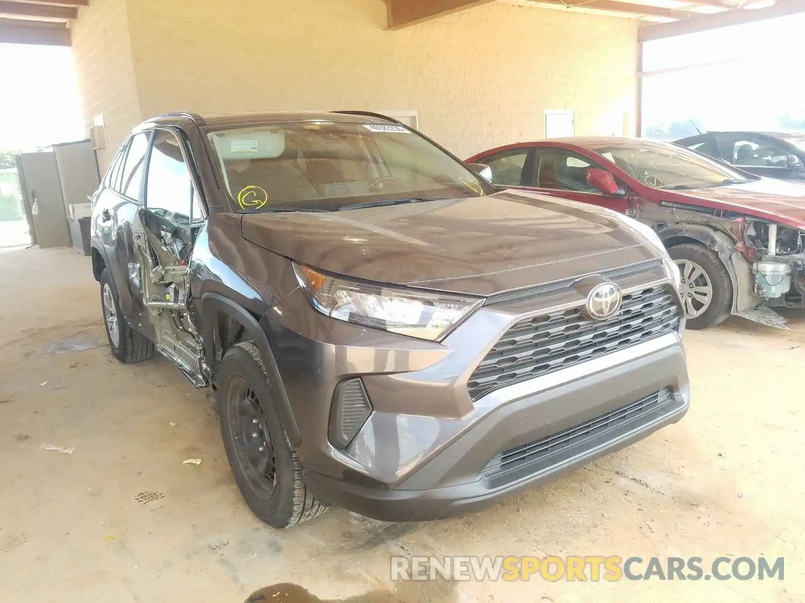 1 Photograph of a damaged car 2T3H1RFV6KC014136 TOYOTA RAV4 2019