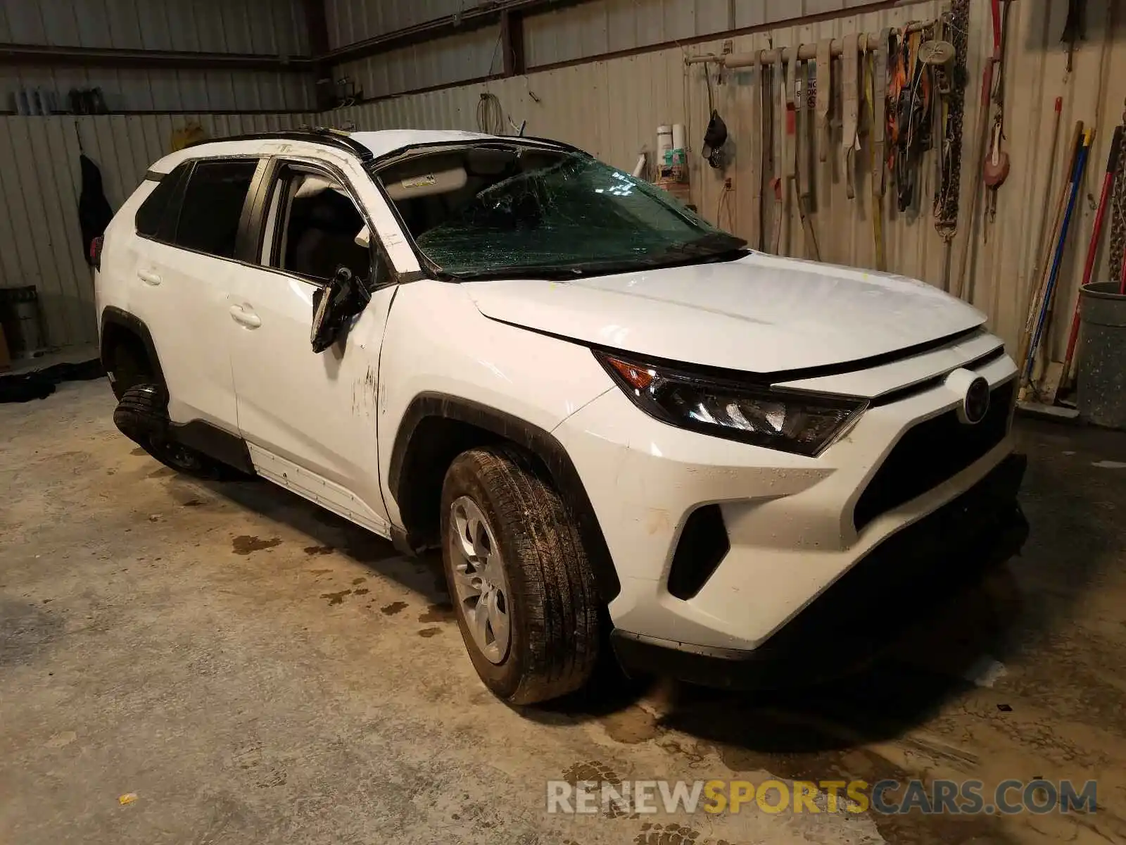 1 Photograph of a damaged car 2T3H1RFV6KC017263 TOYOTA RAV4 2019