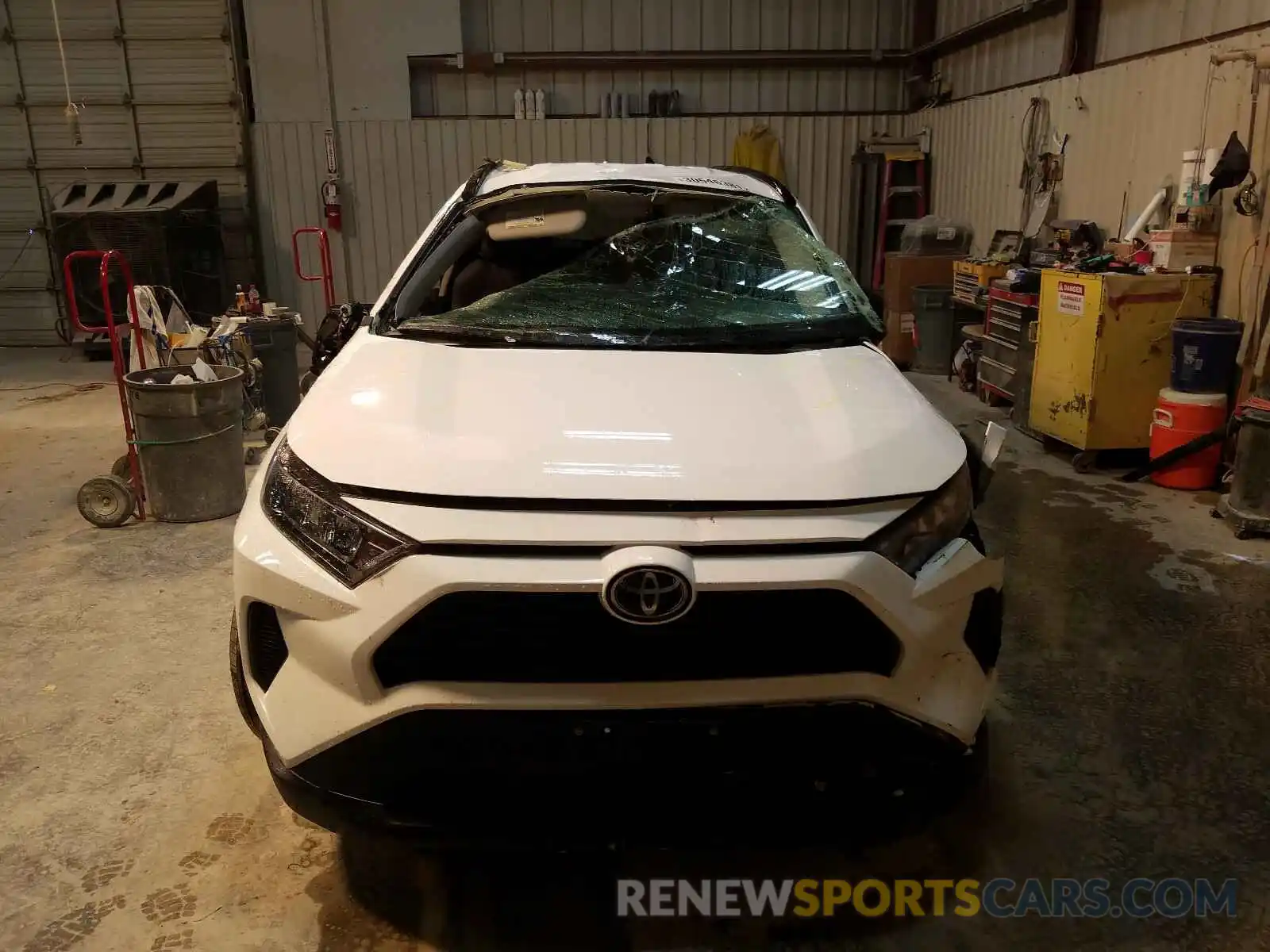 9 Photograph of a damaged car 2T3H1RFV6KC017263 TOYOTA RAV4 2019