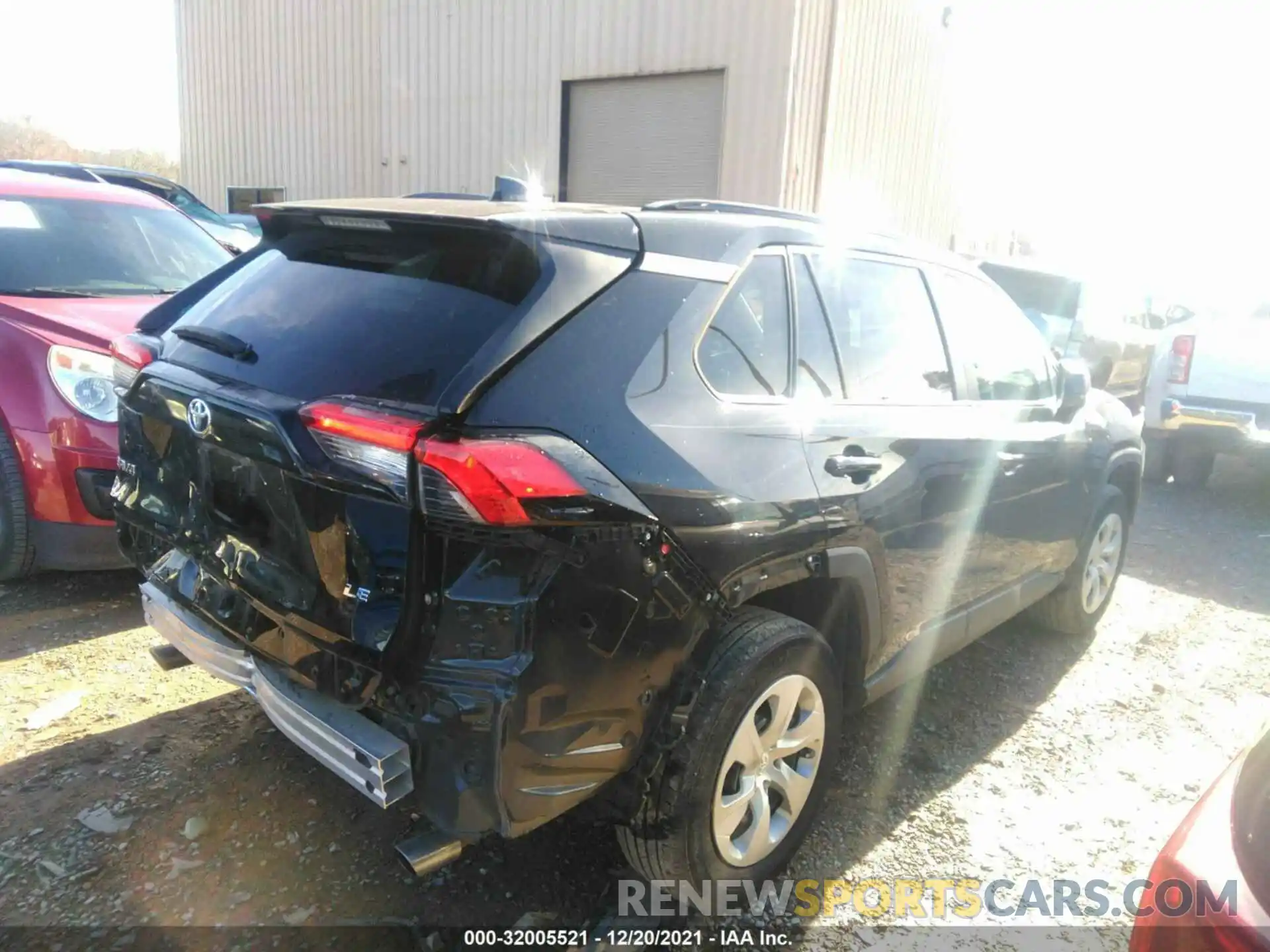 4 Photograph of a damaged car 2T3H1RFV6KC021099 TOYOTA RAV4 2019