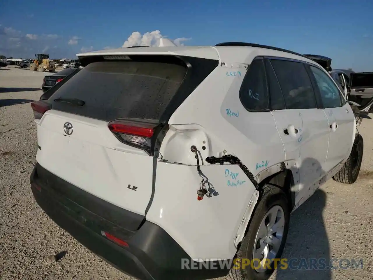 4 Photograph of a damaged car 2T3H1RFV6KC021846 TOYOTA RAV4 2019