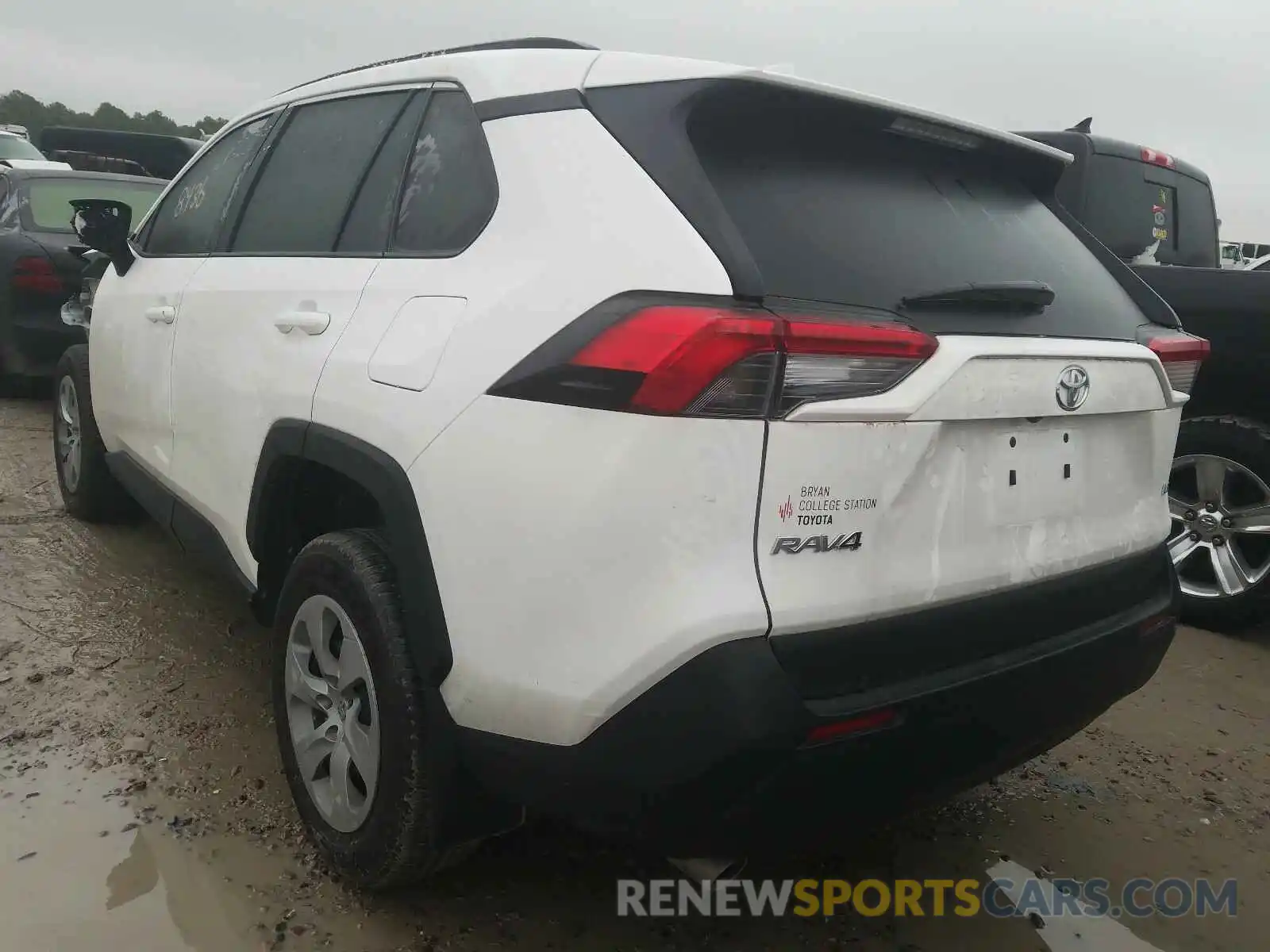 3 Photograph of a damaged car 2T3H1RFV6KC023659 TOYOTA RAV4 2019