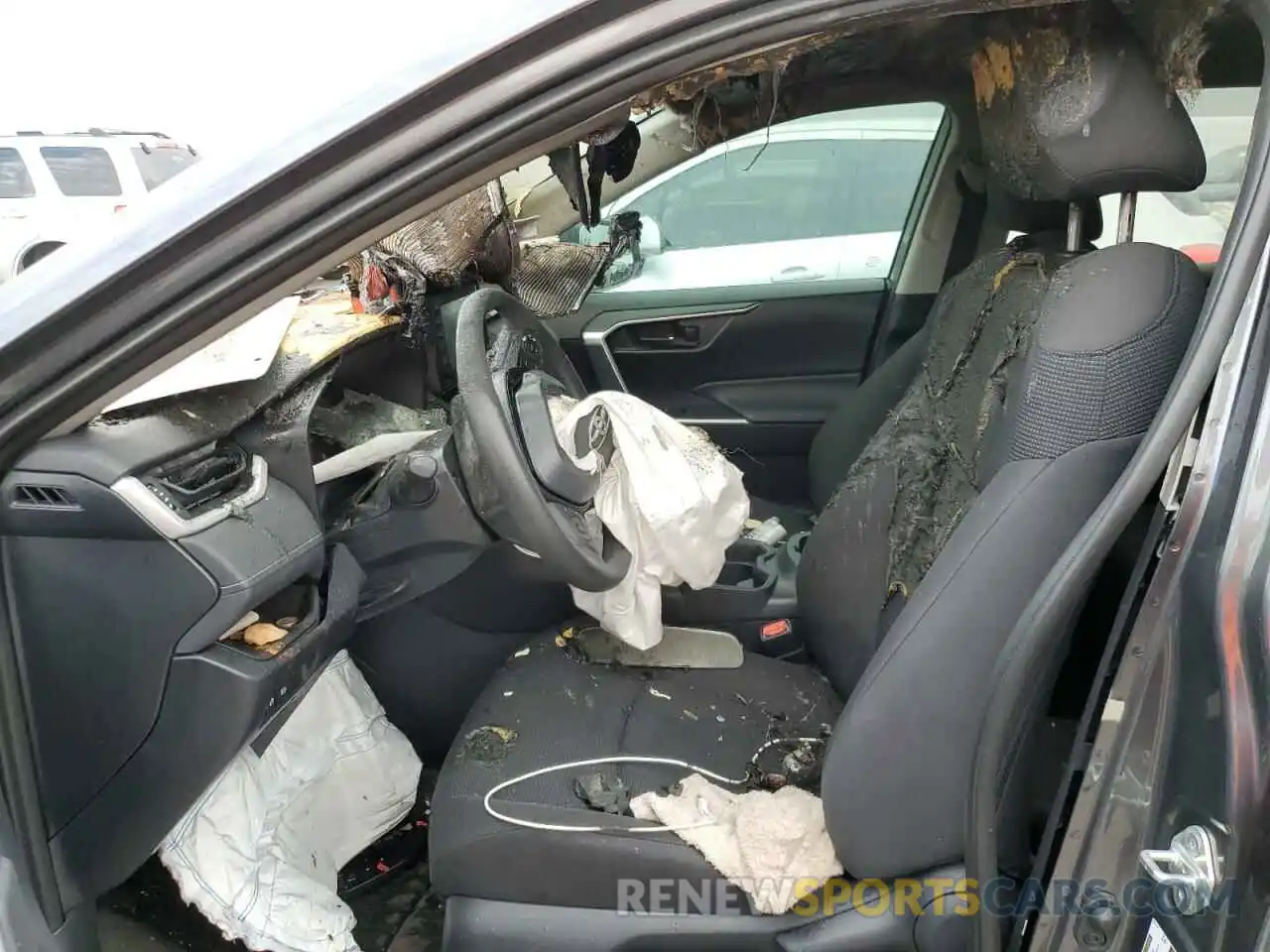 5 Photograph of a damaged car 2T3H1RFV6KC025363 TOYOTA RAV4 2019