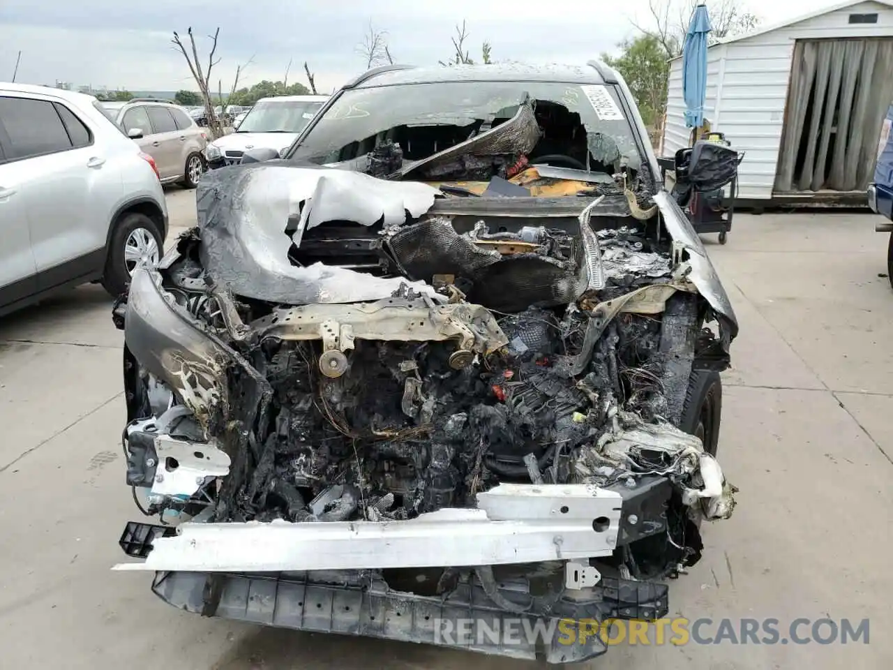 9 Photograph of a damaged car 2T3H1RFV6KC025363 TOYOTA RAV4 2019