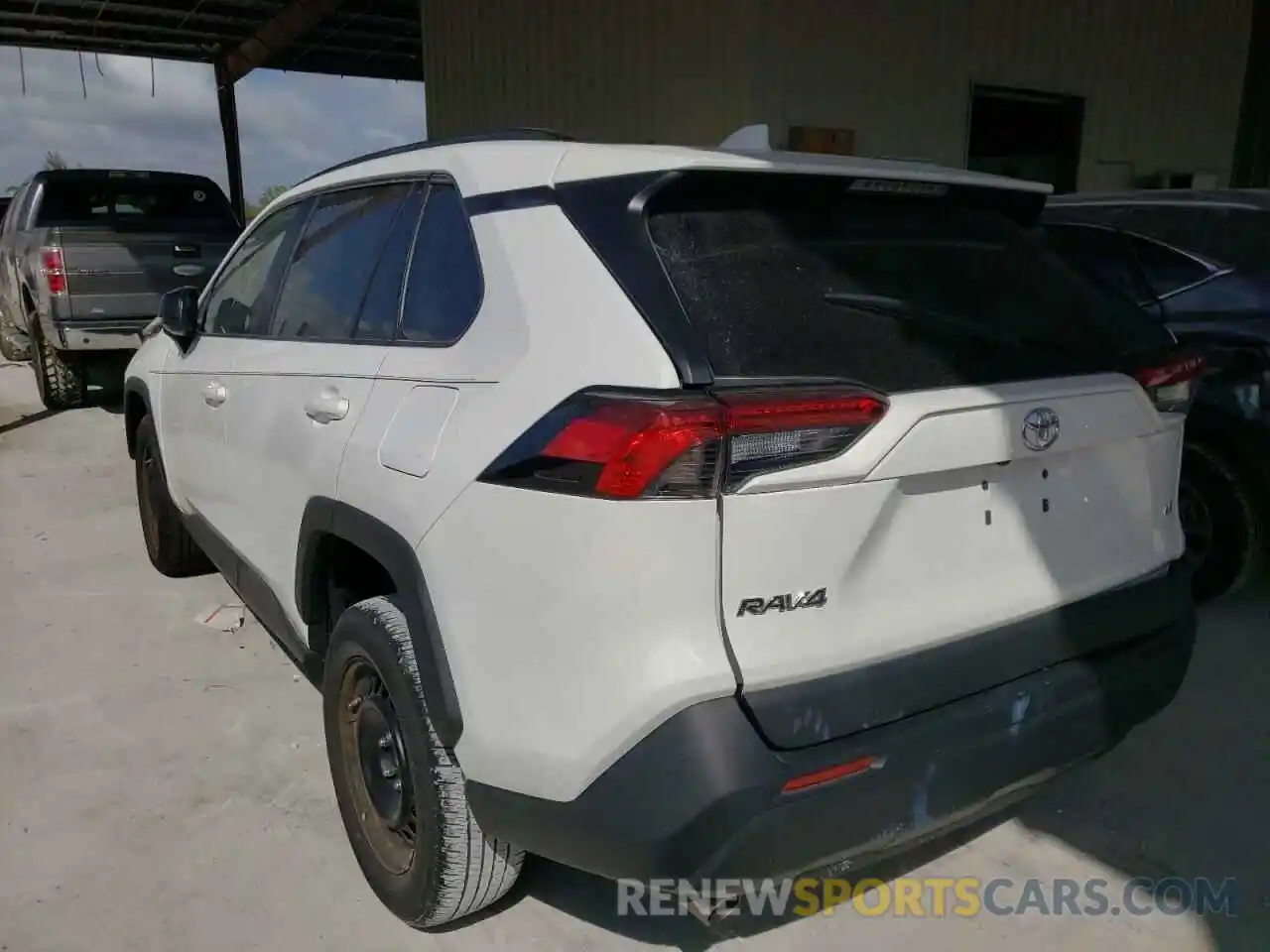 3 Photograph of a damaged car 2T3H1RFV6KC026285 TOYOTA RAV4 2019